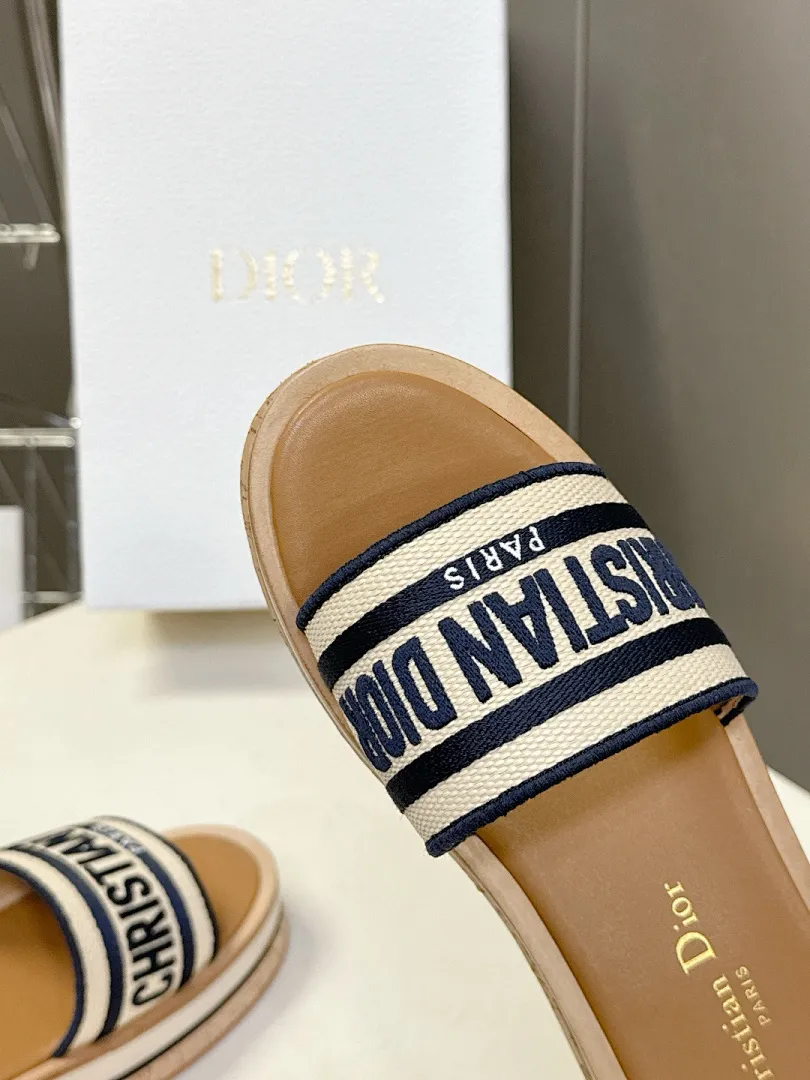 Dior 1:1 premium D-Way platform slides with Christian Dior Paris embroidery on luxury white box - xiashu