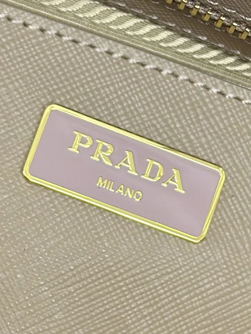 PRADA 0100