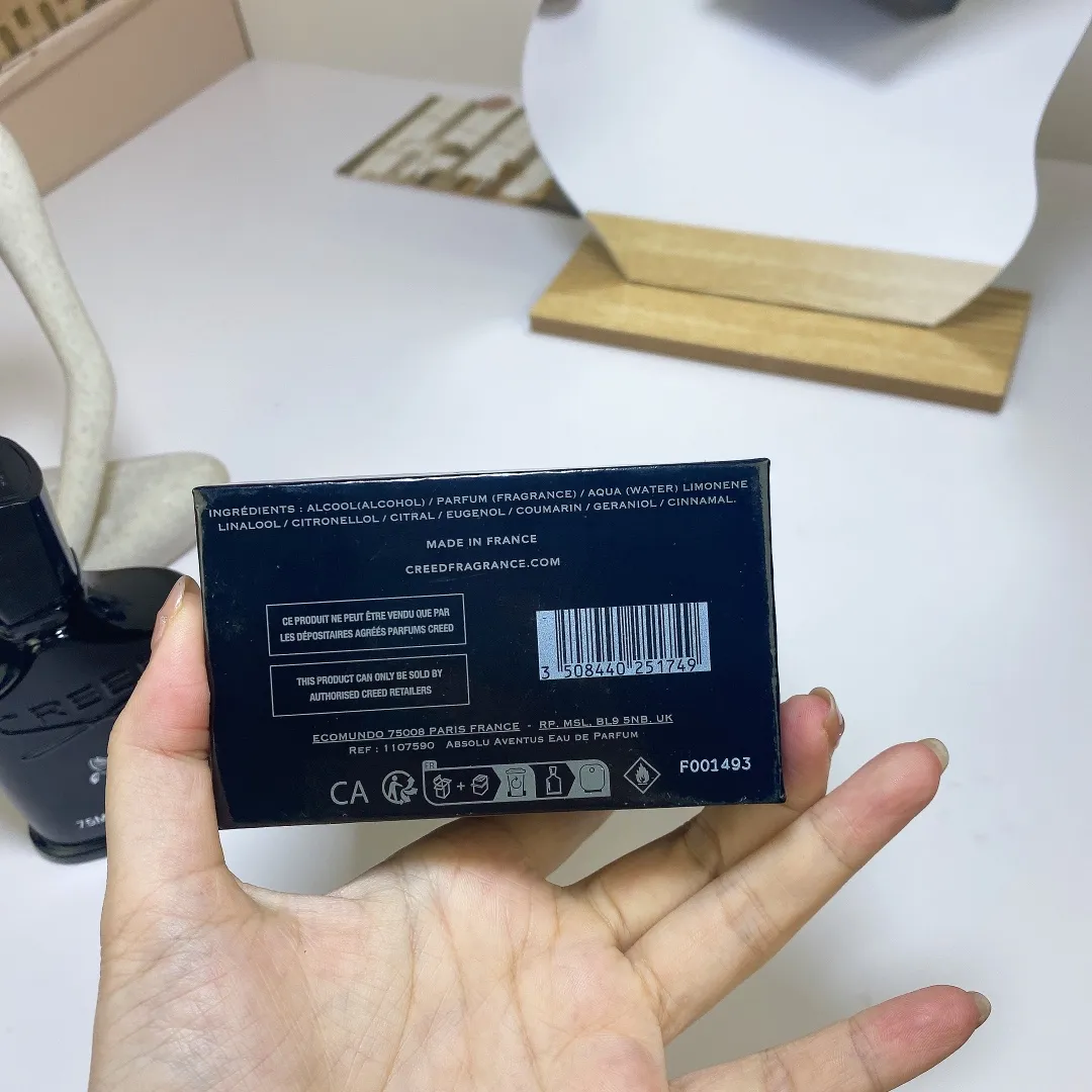 65💰恺芮得信仰礼盒装拿破仑之水(成功)馥郁版男士香水75ml Creed Absolu Aventus,2023 属性:男香 香调:果香西普调 前调:香柠檬柠檬黑加仑葡萄柚生姜 中调:菠萝广藿香粉红胡椒小豆蔻肉桂 后调:香根草广藿香开司米木劳丹脂 降龙涎香醚麝香橡木苔