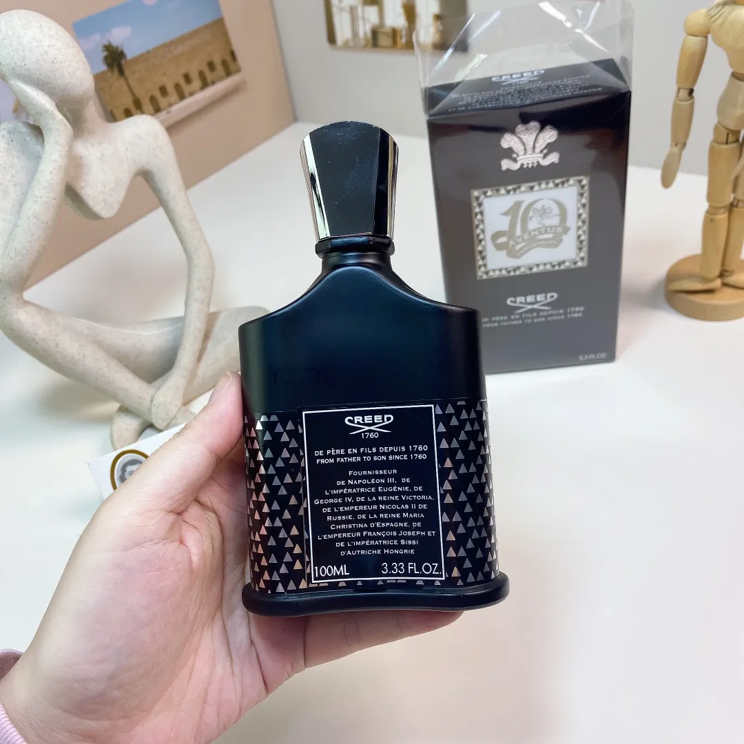 55💰恺芮得成功（拿破仑之水）2020十周年纪念版男士香水100ml Creed Aventus 10th Anniversary, 2020 属性：男香 香调：果香西普调 前调：菠萝香柠檬黑加仑苹果粉红胡椒绿叶 橙子 中调：桦木香瓜杜松子玫瑰广藿香茉莉仙客来希蒂莺橙花油 后调：龙涎香降龙涎香醚皮革麝香橡木苔 香草雪松