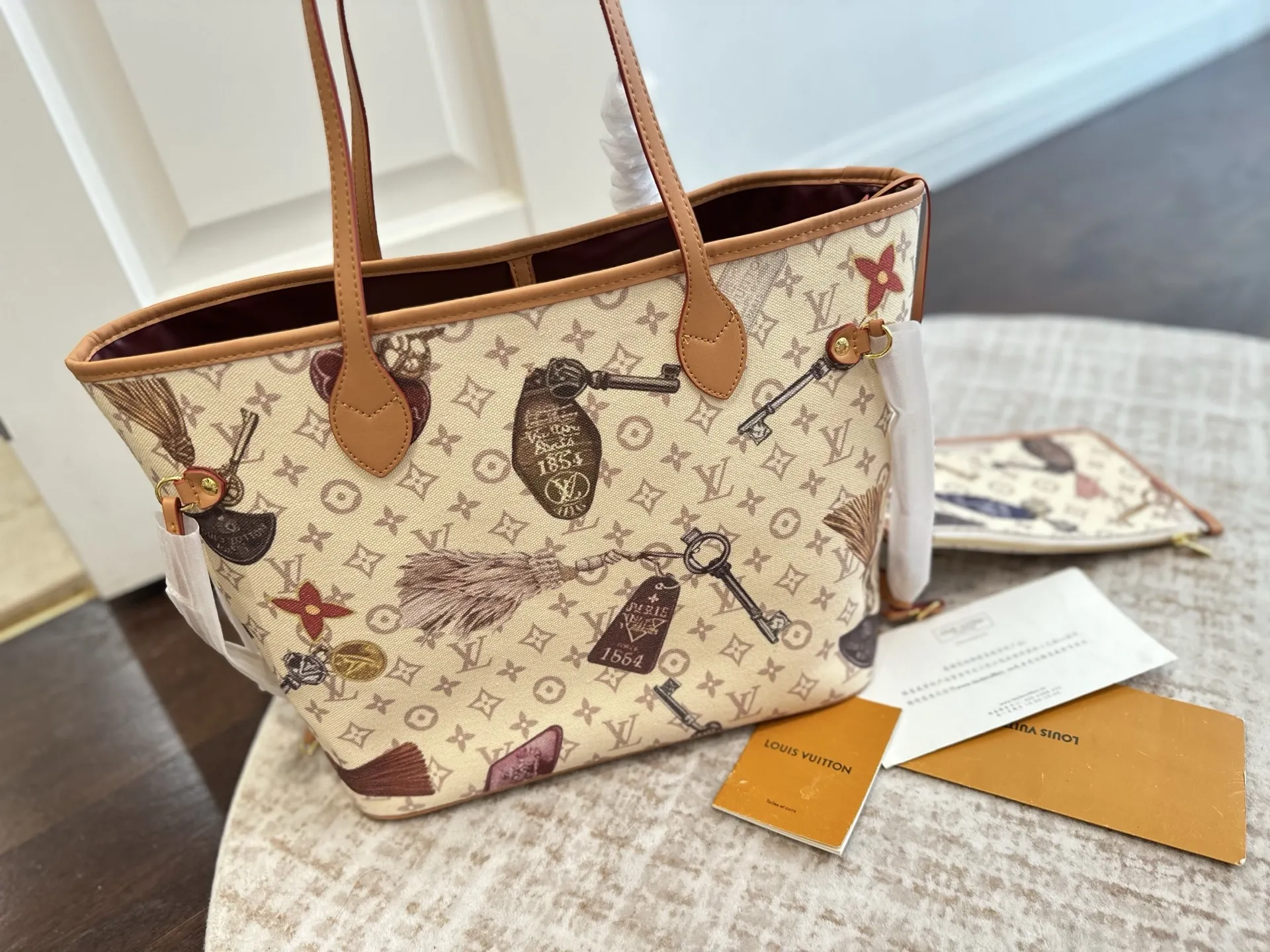 LV Neverfull MM Flight Collection Retail Packaging