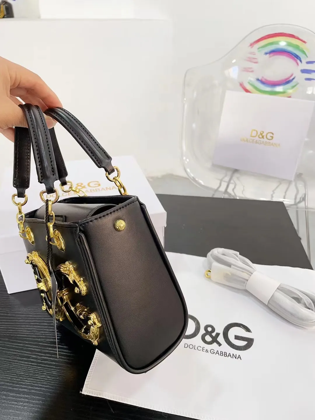 👑💰165配盒 ⚠️尺寸18.15.7 杜嘉班纳.小戴妃 超高级的极简风设计 独特的艺术气息 颜值高 集美必入