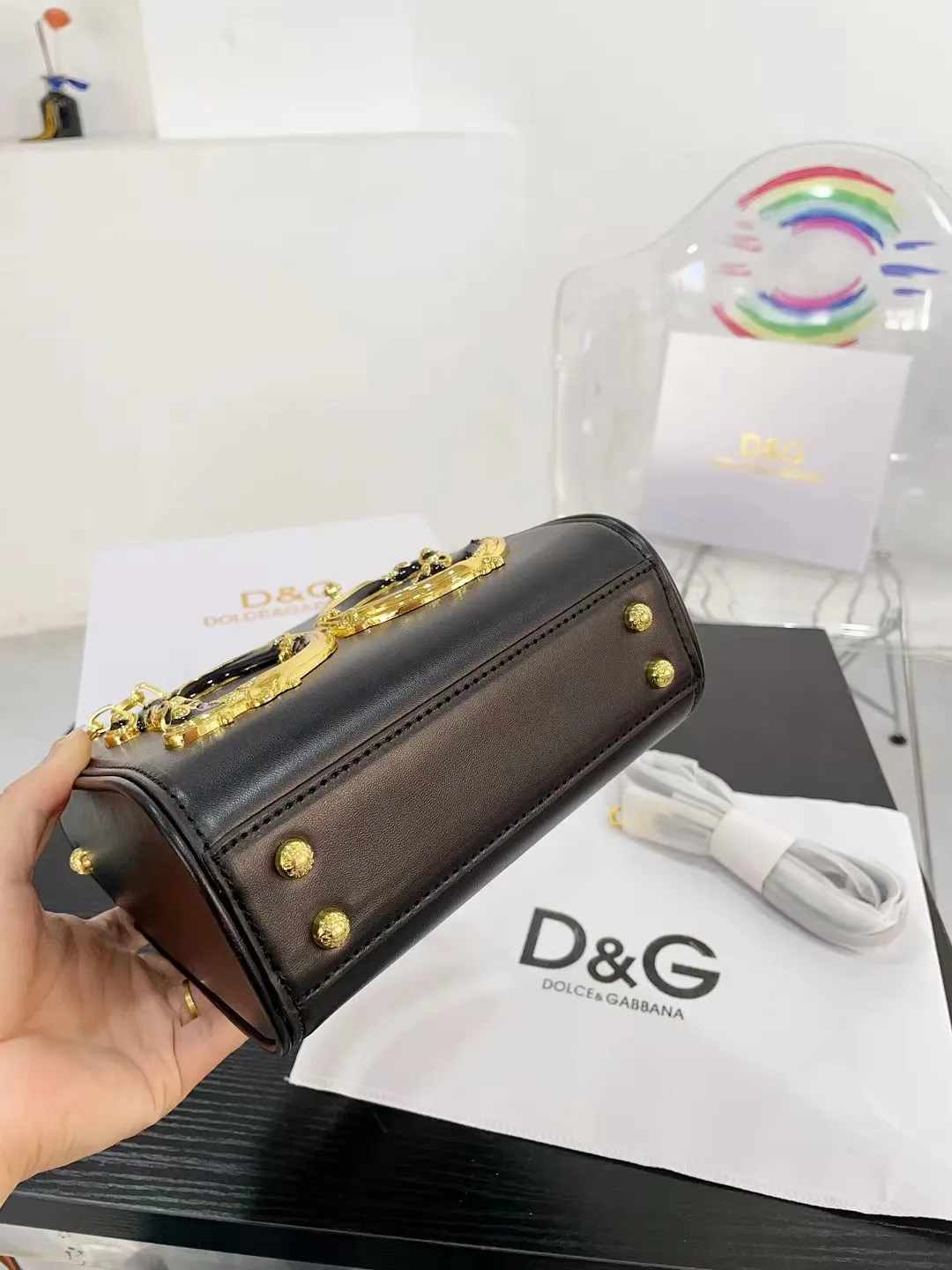 👑💰165配盒 ⚠️尺寸18.15.7 杜嘉班纳.小戴妃 超高级的极简风设计 独特的艺术气息 颜值高 集美必入