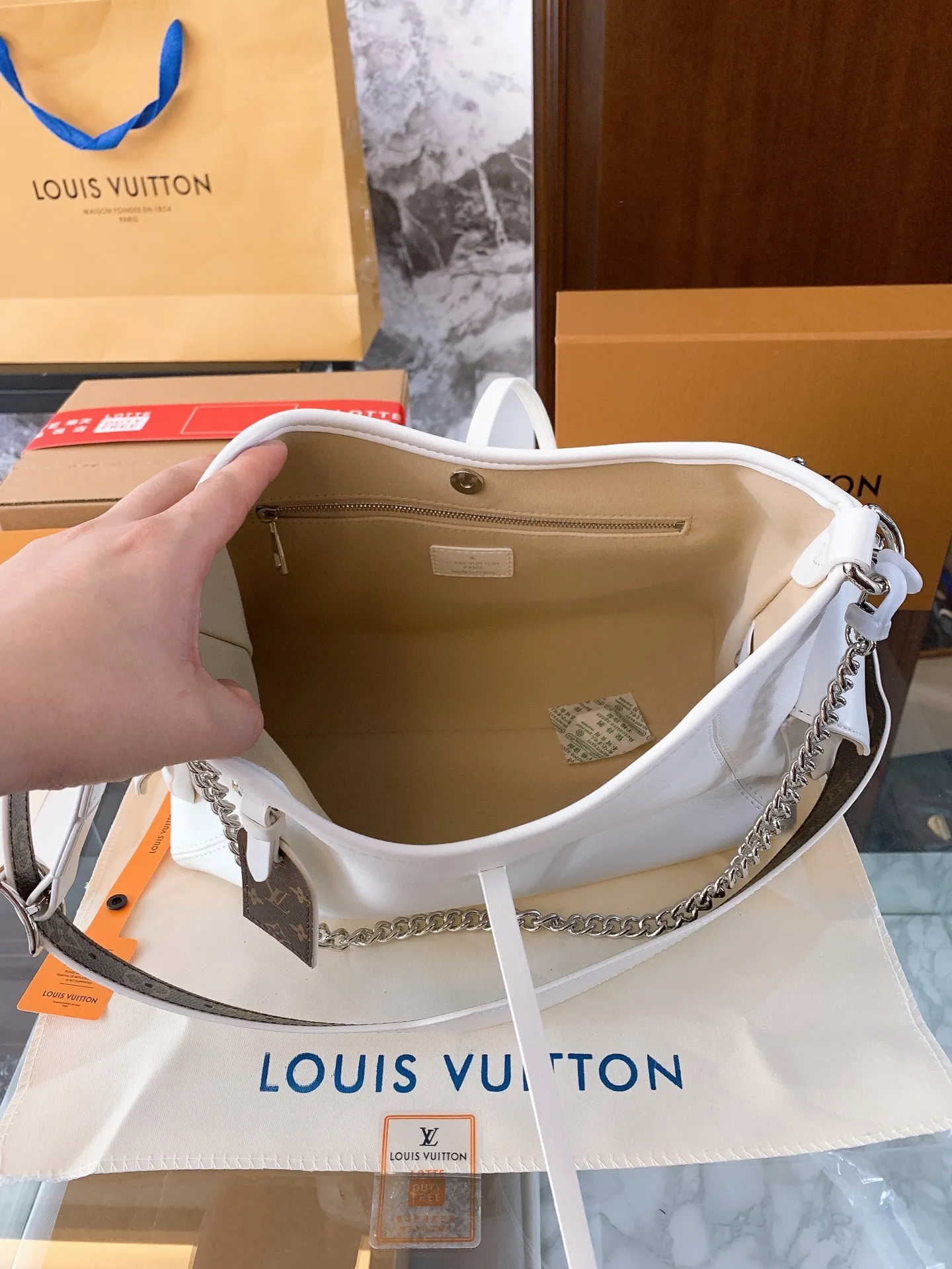 Elite LV White Lambskin Bag UK Delivery