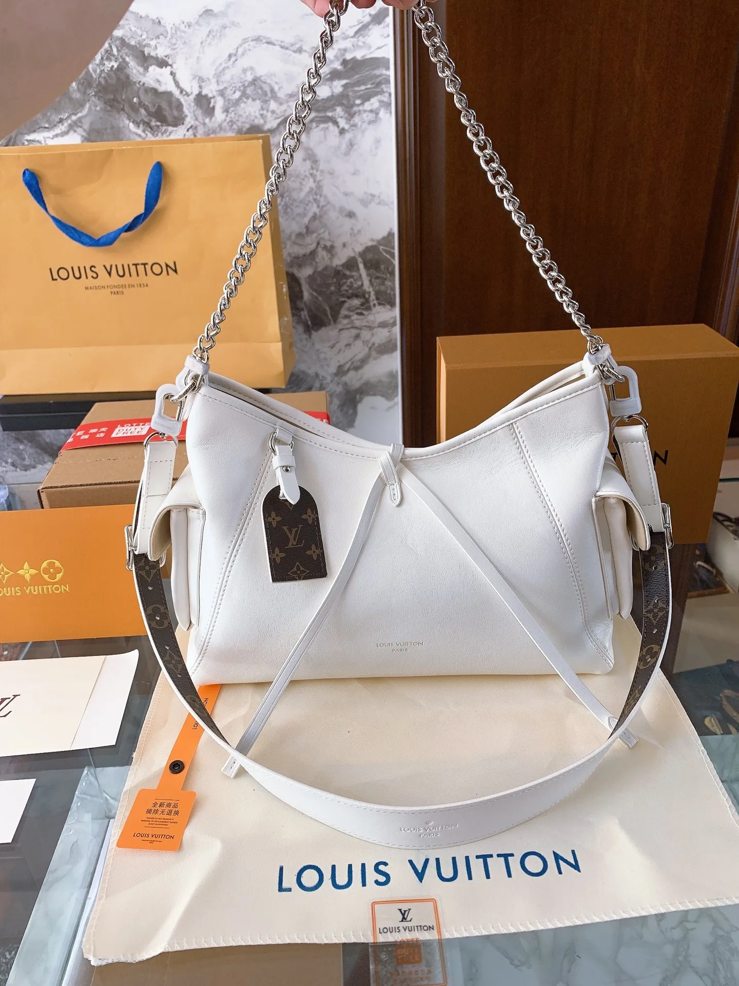 Louis Vuitton CarryAll White Europe Tax-Inclusive Shipping