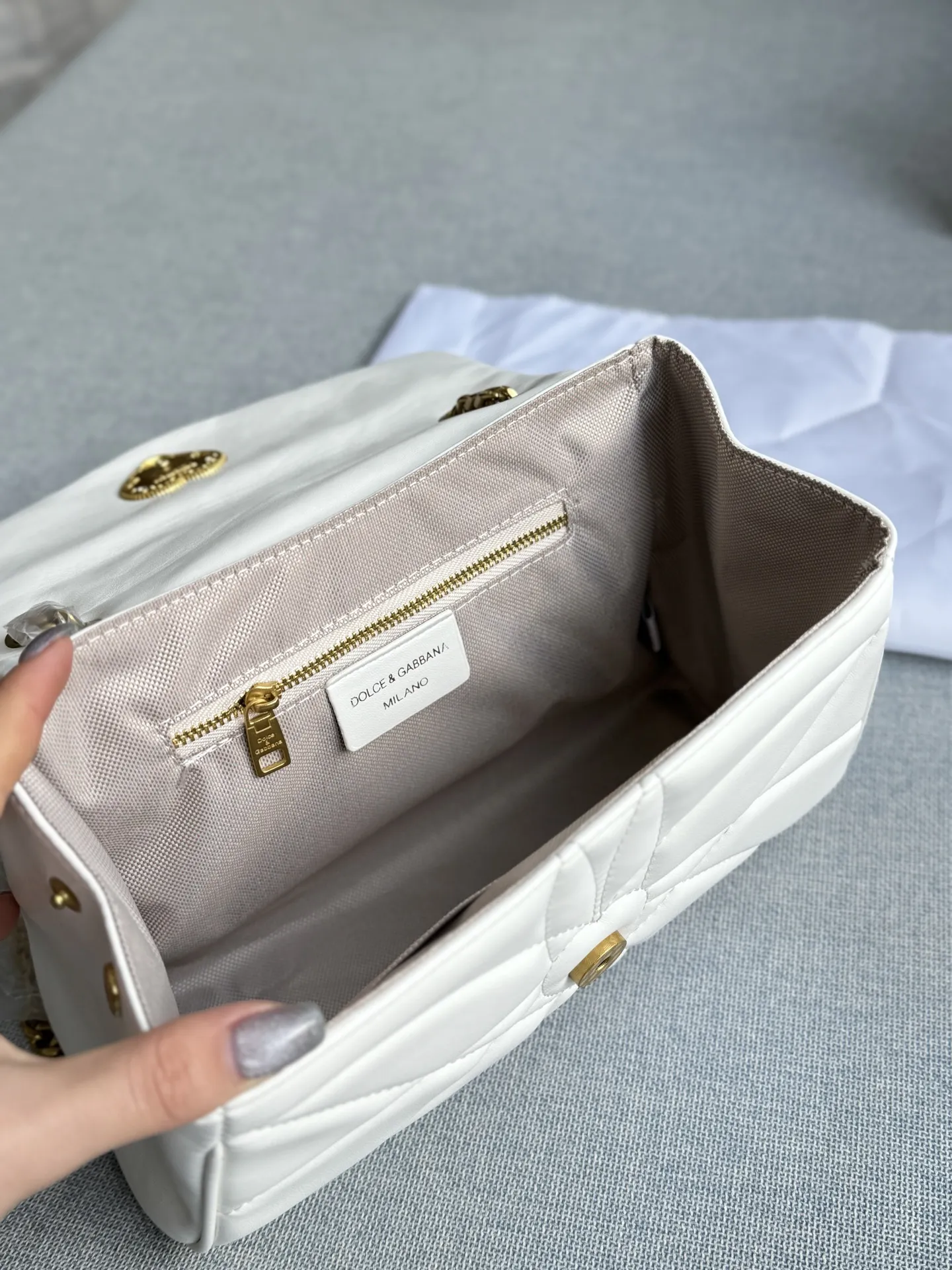 Designer D&G Devotion Black Quilted Chain Bag - xiashuluxe