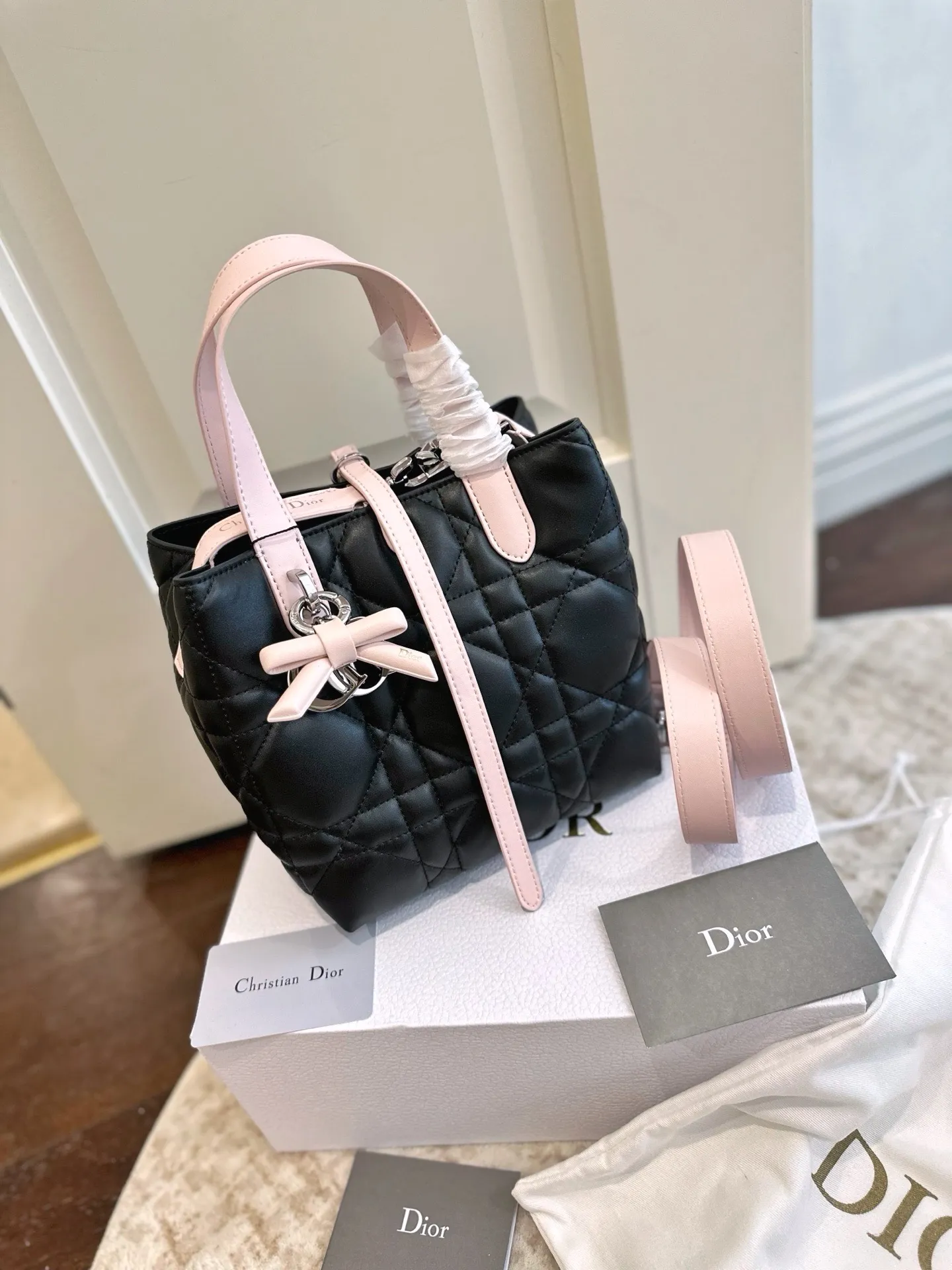 Elite Dior Toujours Vertical Leather Bag UK Collection