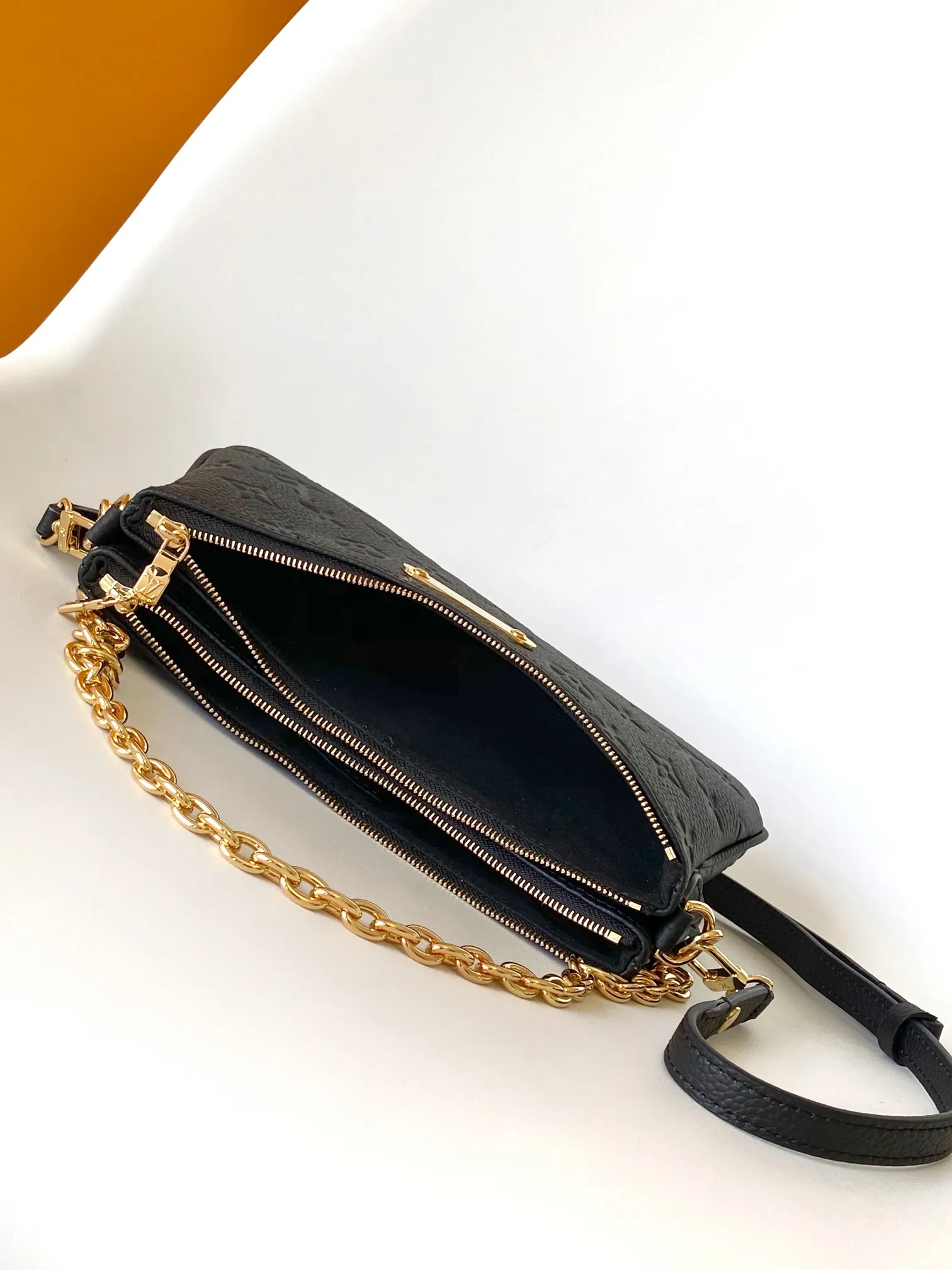 LV Liv Pochette Black Leather Full Set Packaging Europe