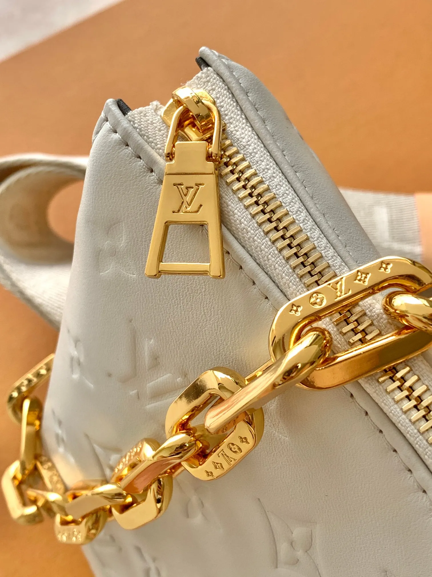 Premium White Pillow Chain Bag Europe Delivery