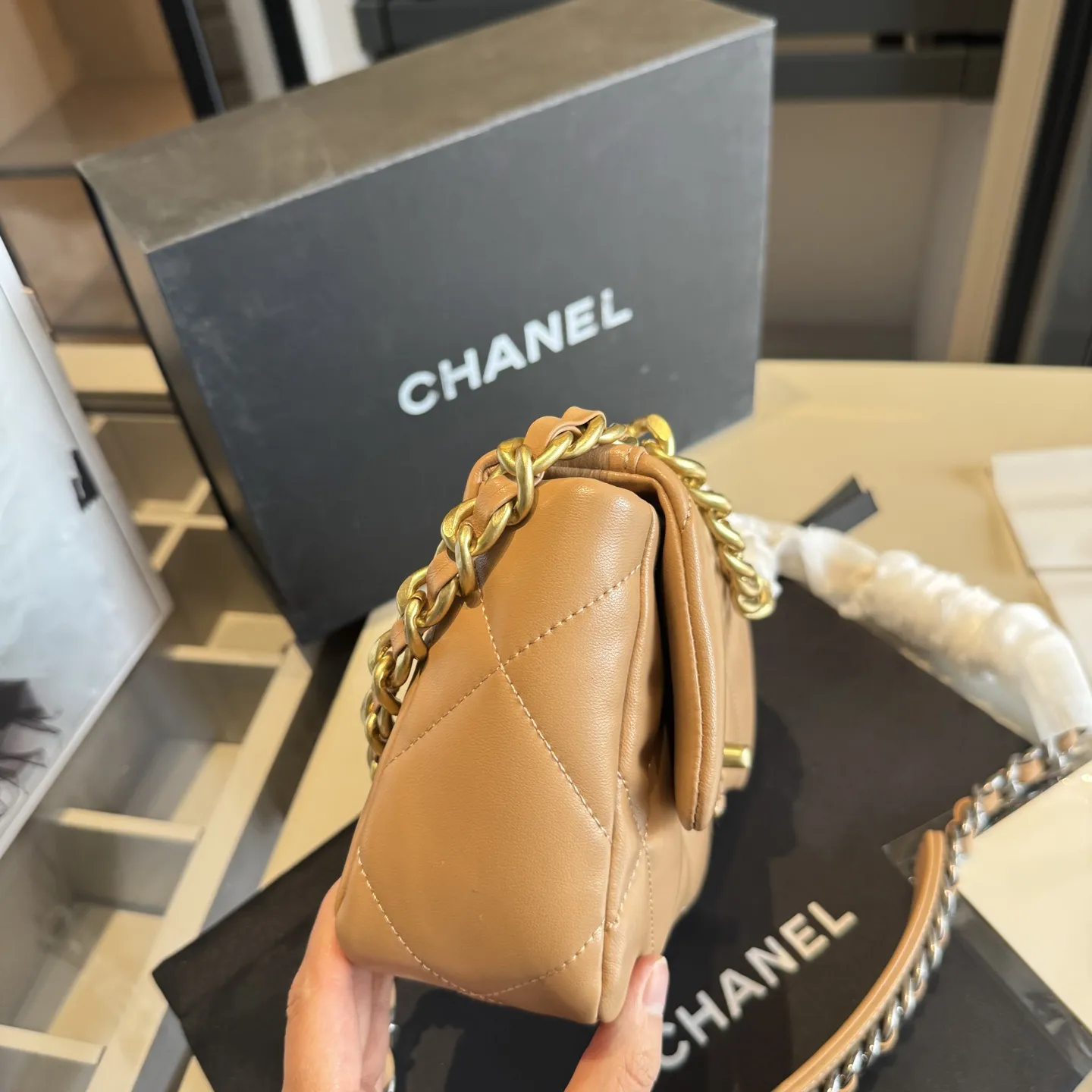 Chanel 19 Bag Beige Lambskin HD QC Video Europe