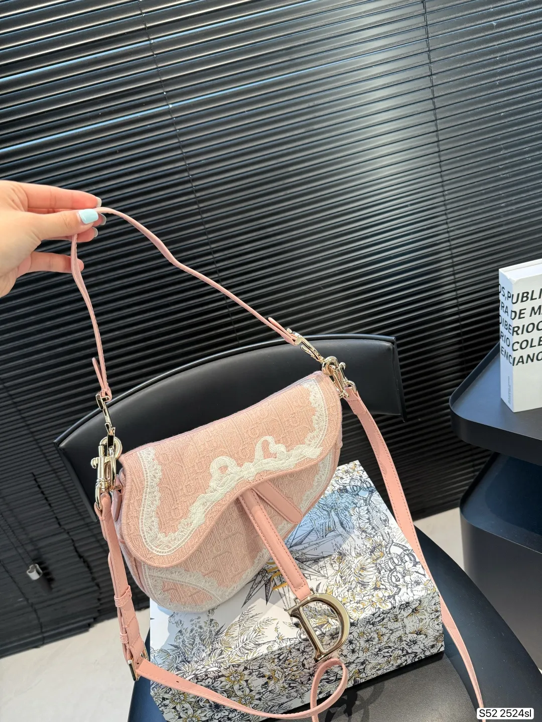 Premium Dior Embroidered Saddle Bag Italy Spain Shipping