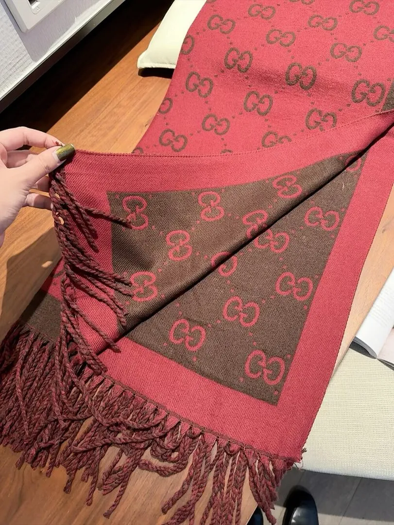 scarf 0062