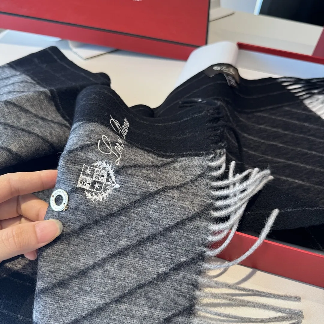 scarf 0097
