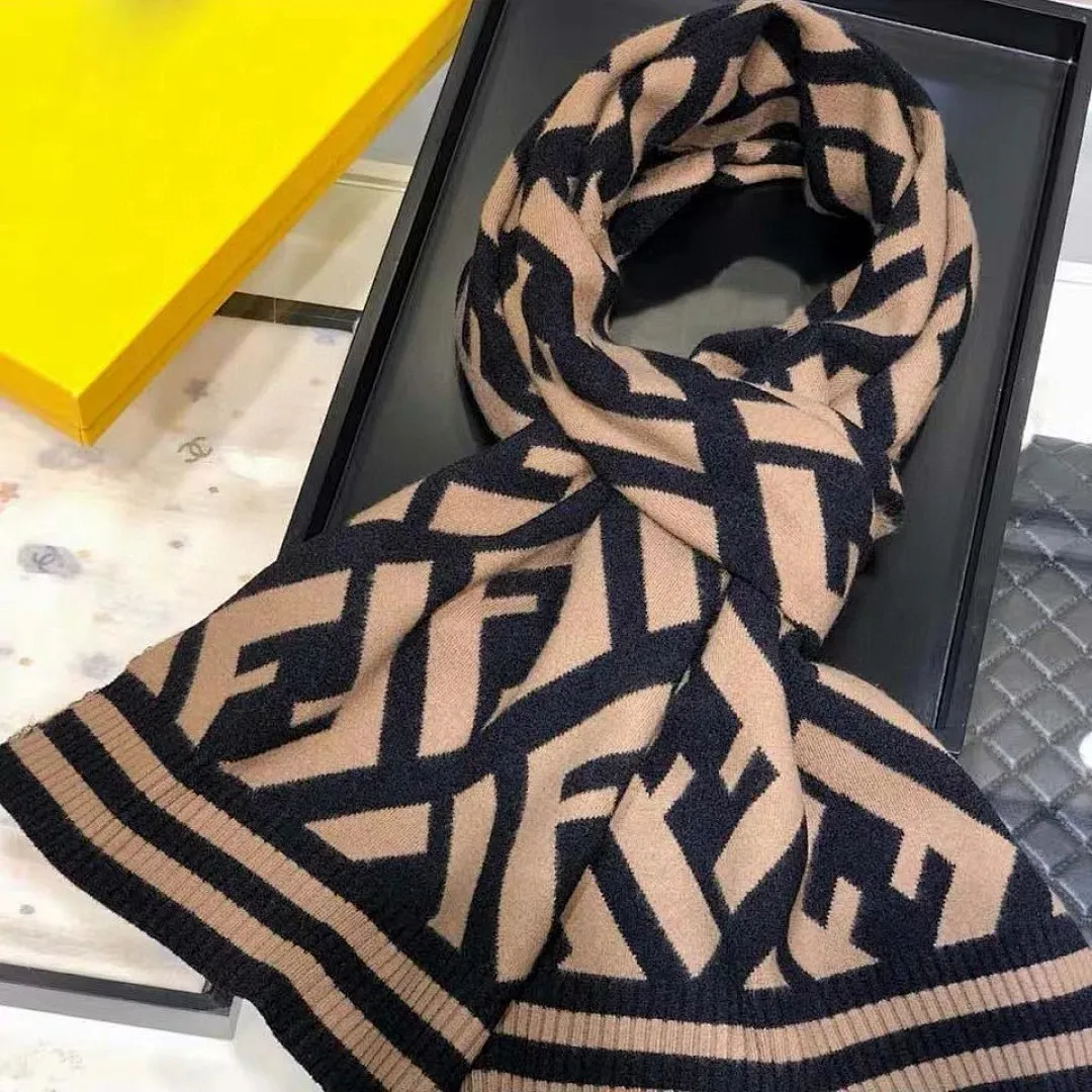 scarf 0100