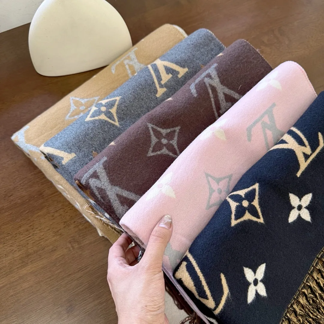 scarf 0057