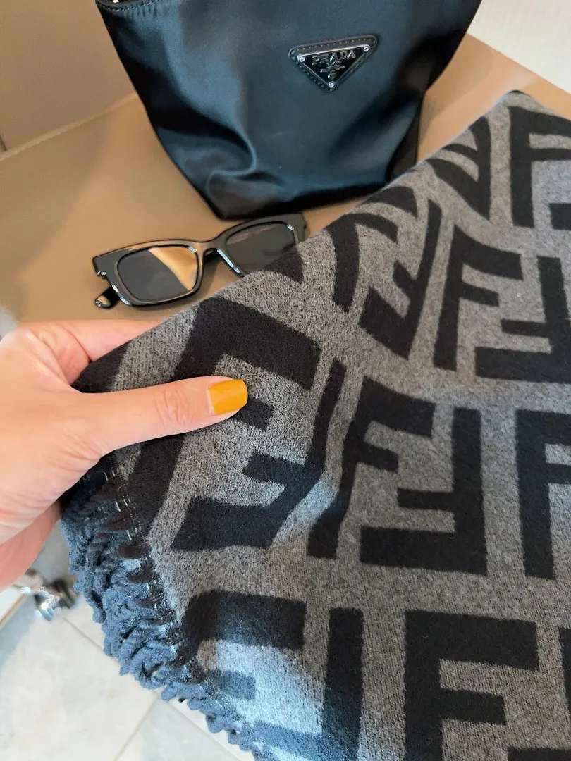 scarf 0081