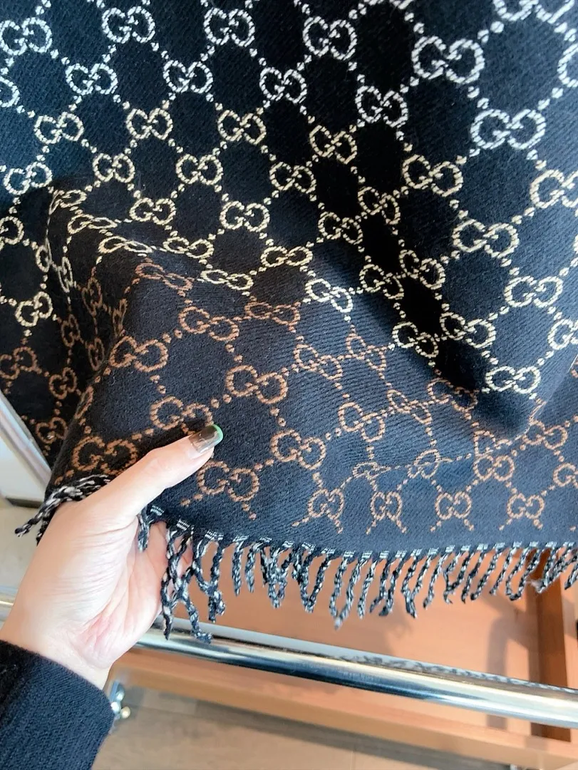 scarf 0105