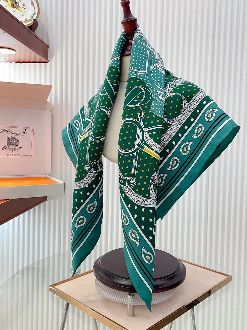 scarf 0050