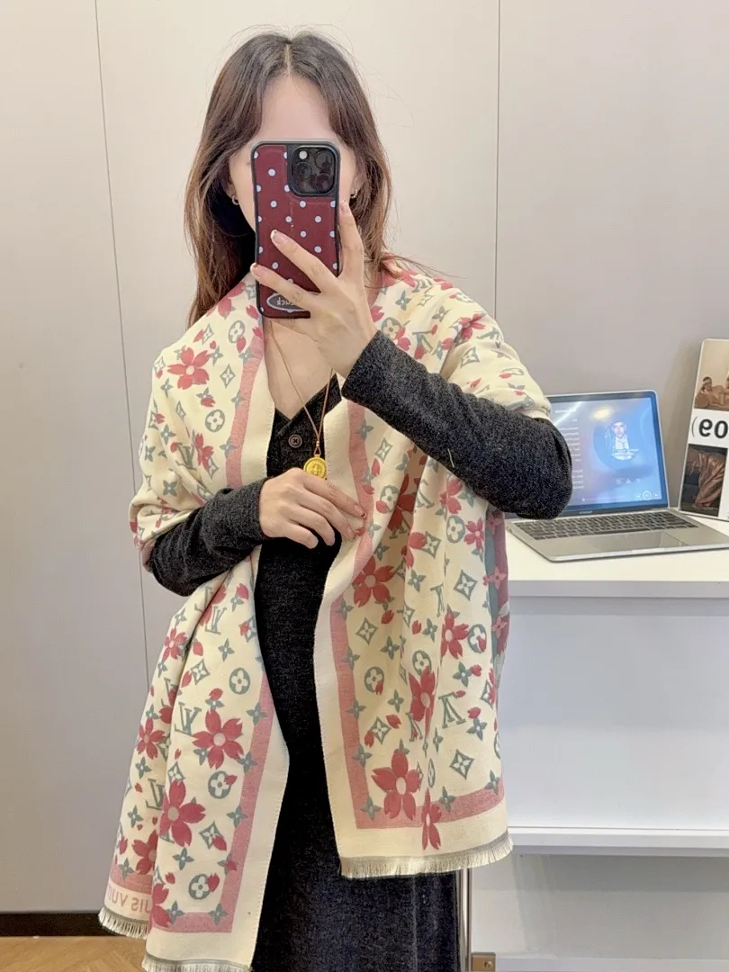 scarf 0043