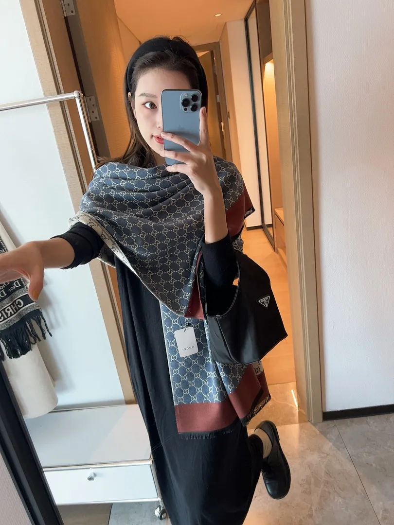 scarf 0084