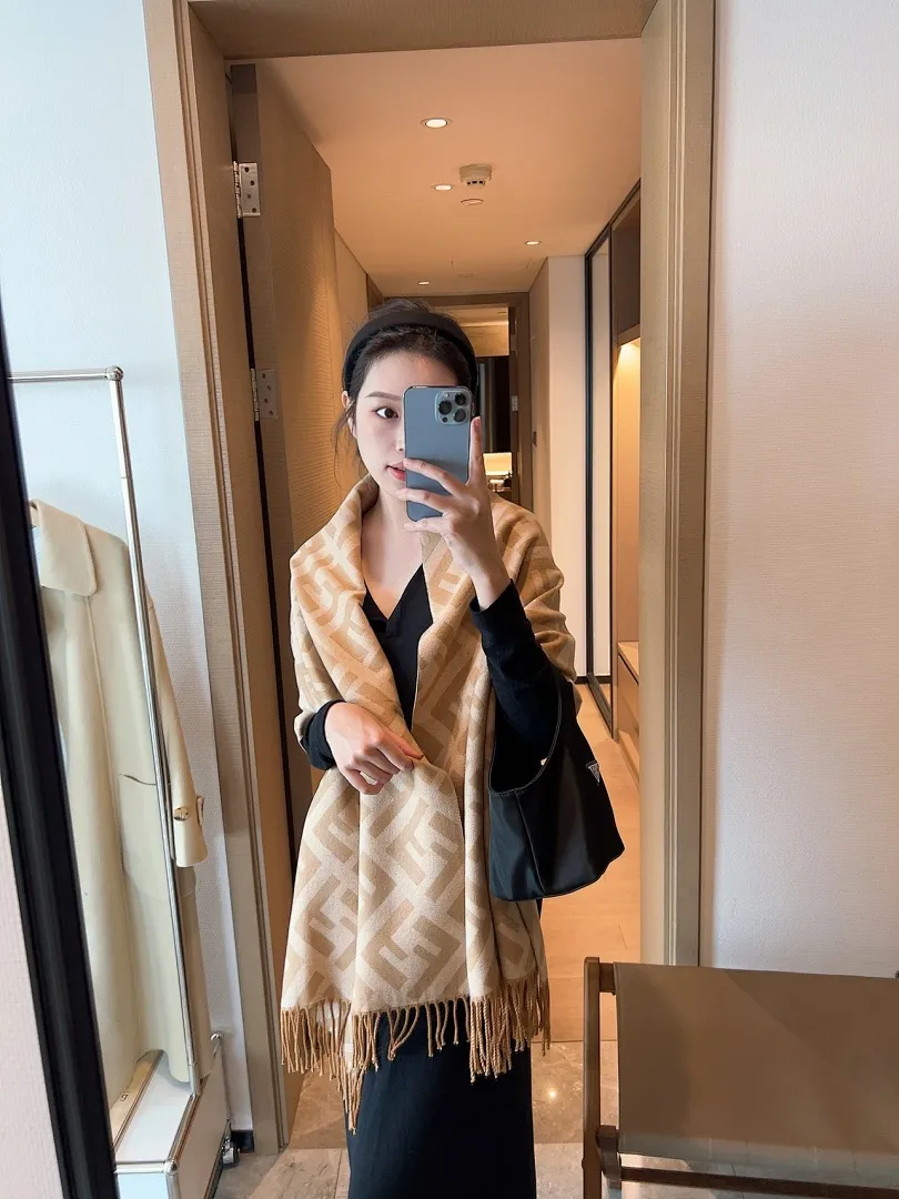 scarf 0081