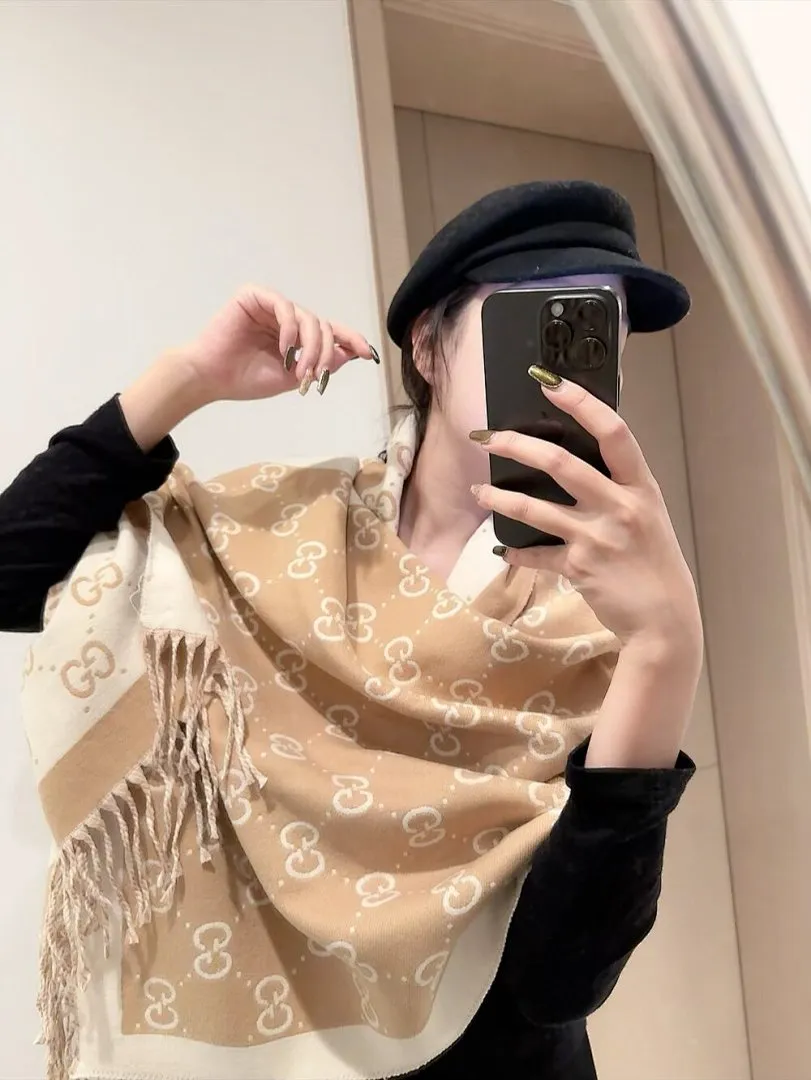 scarf 0061