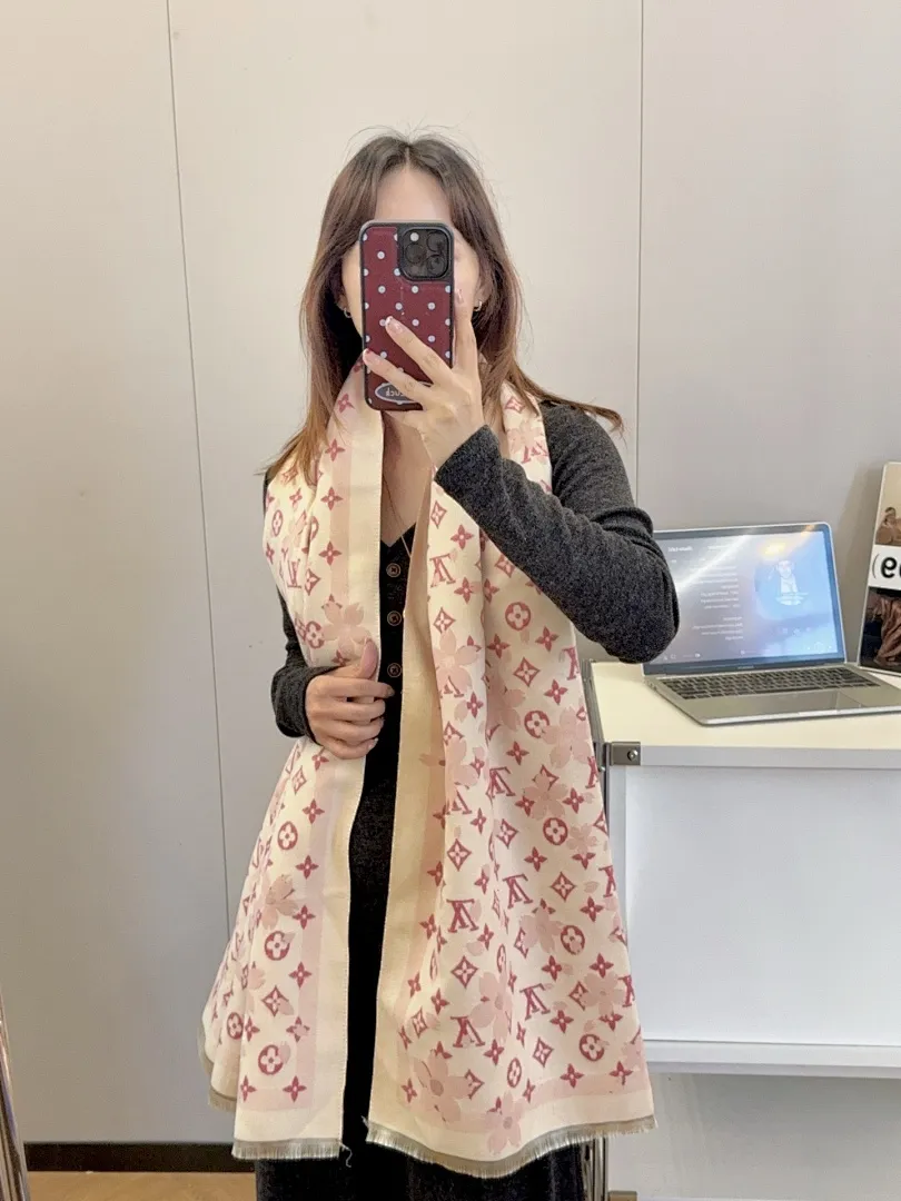 scarf 0043
