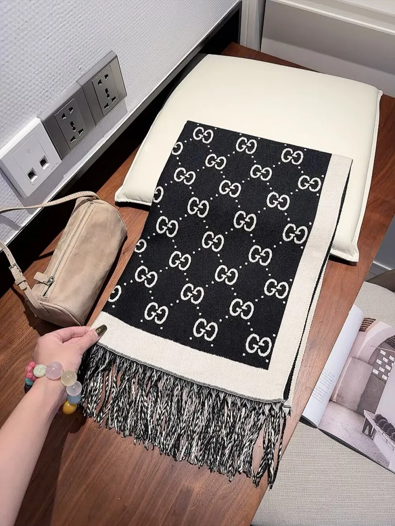 scarf 0063