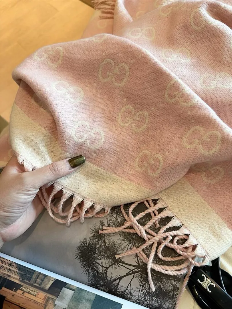scarf 0062