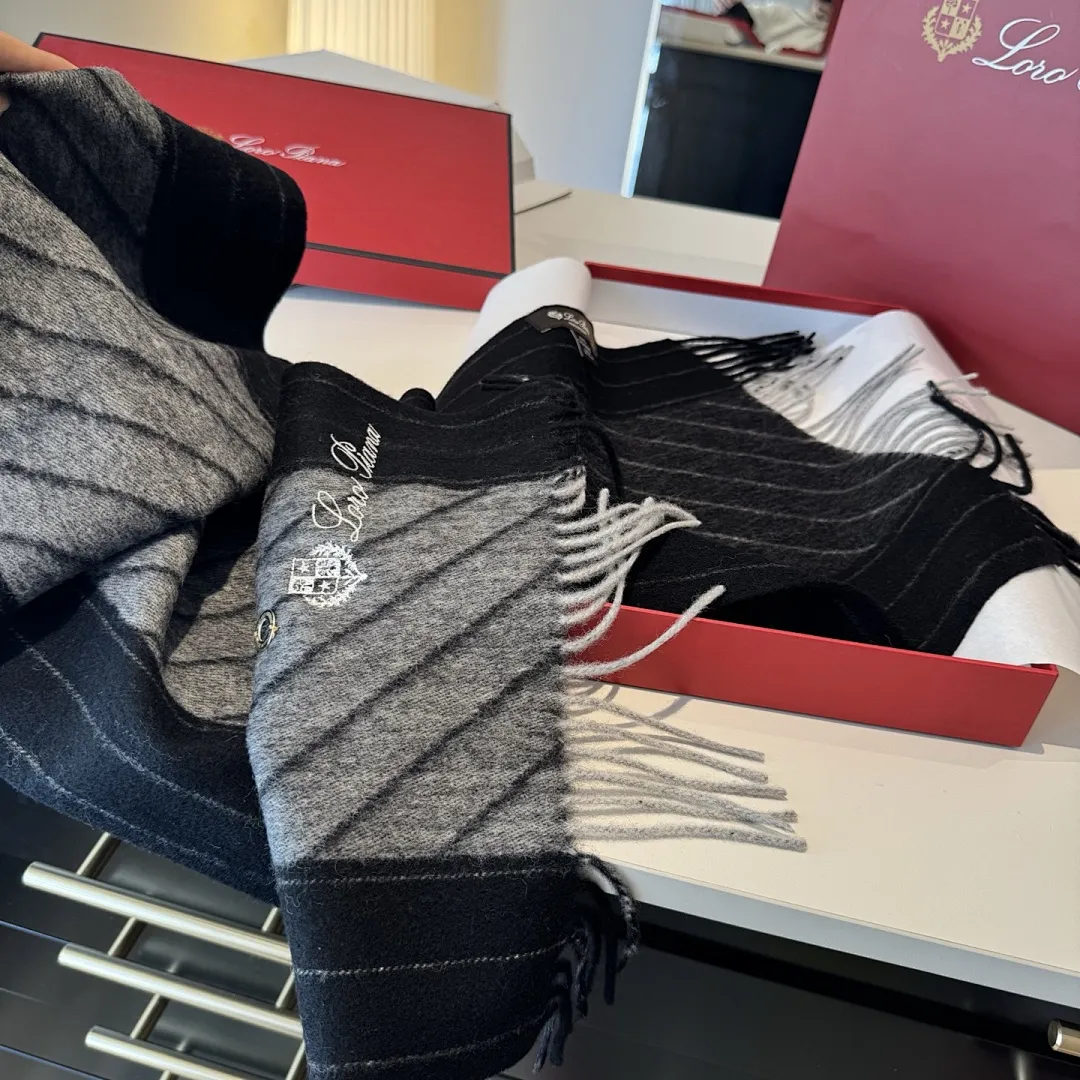 scarf 0097