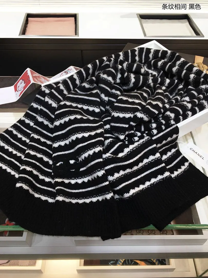 scarf 0124