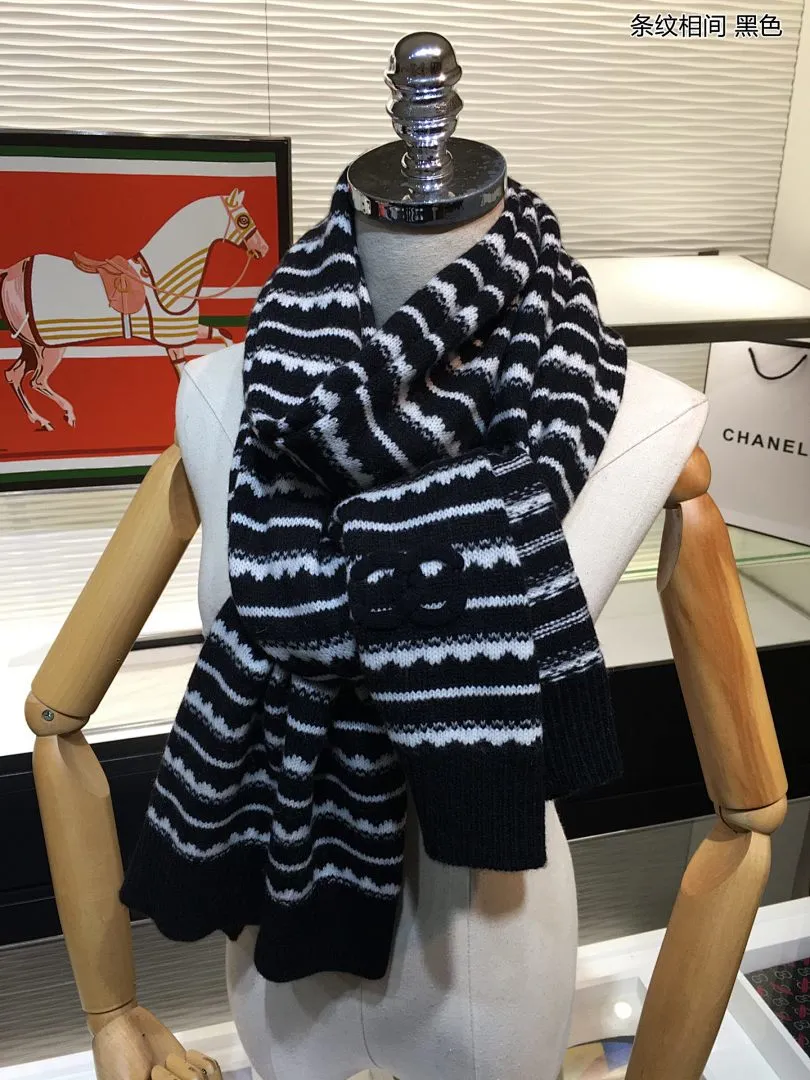 scarf 0124