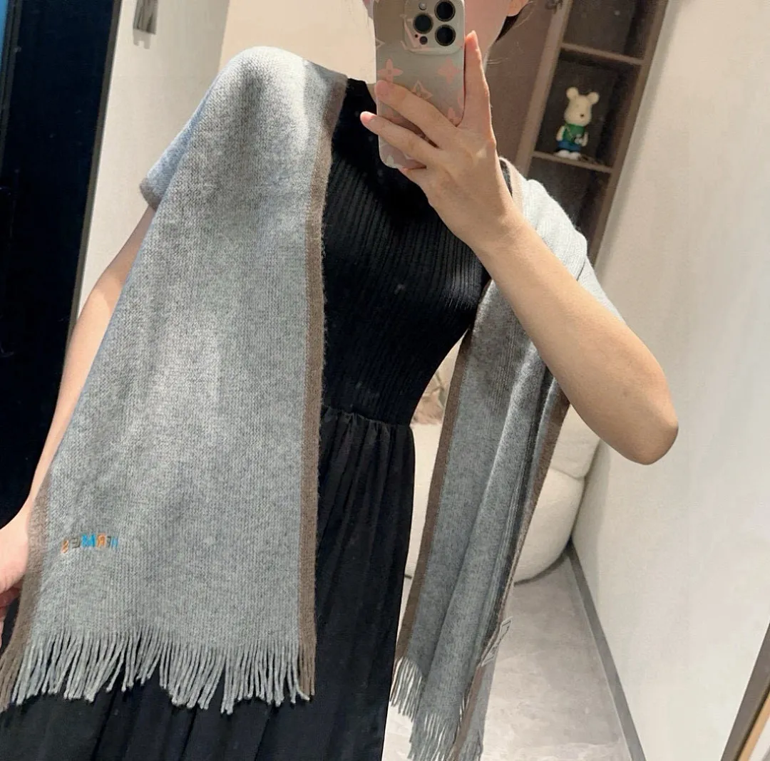 scarf 0240