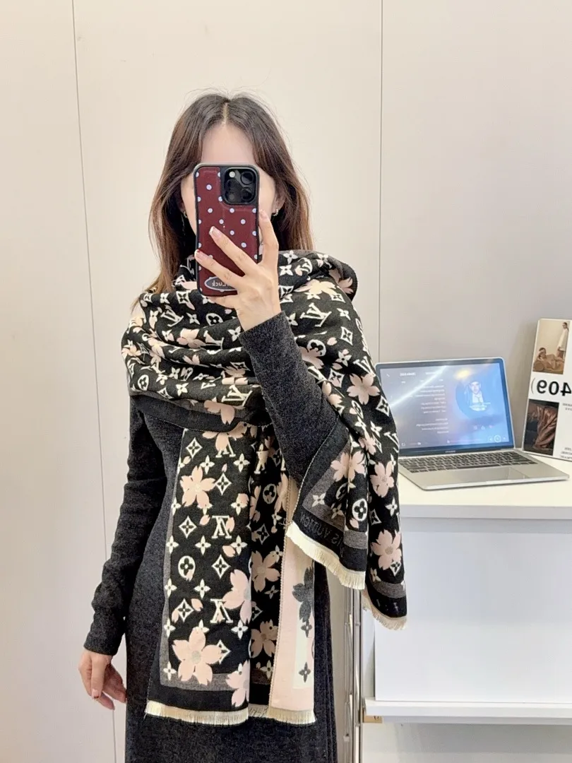 scarf 0044