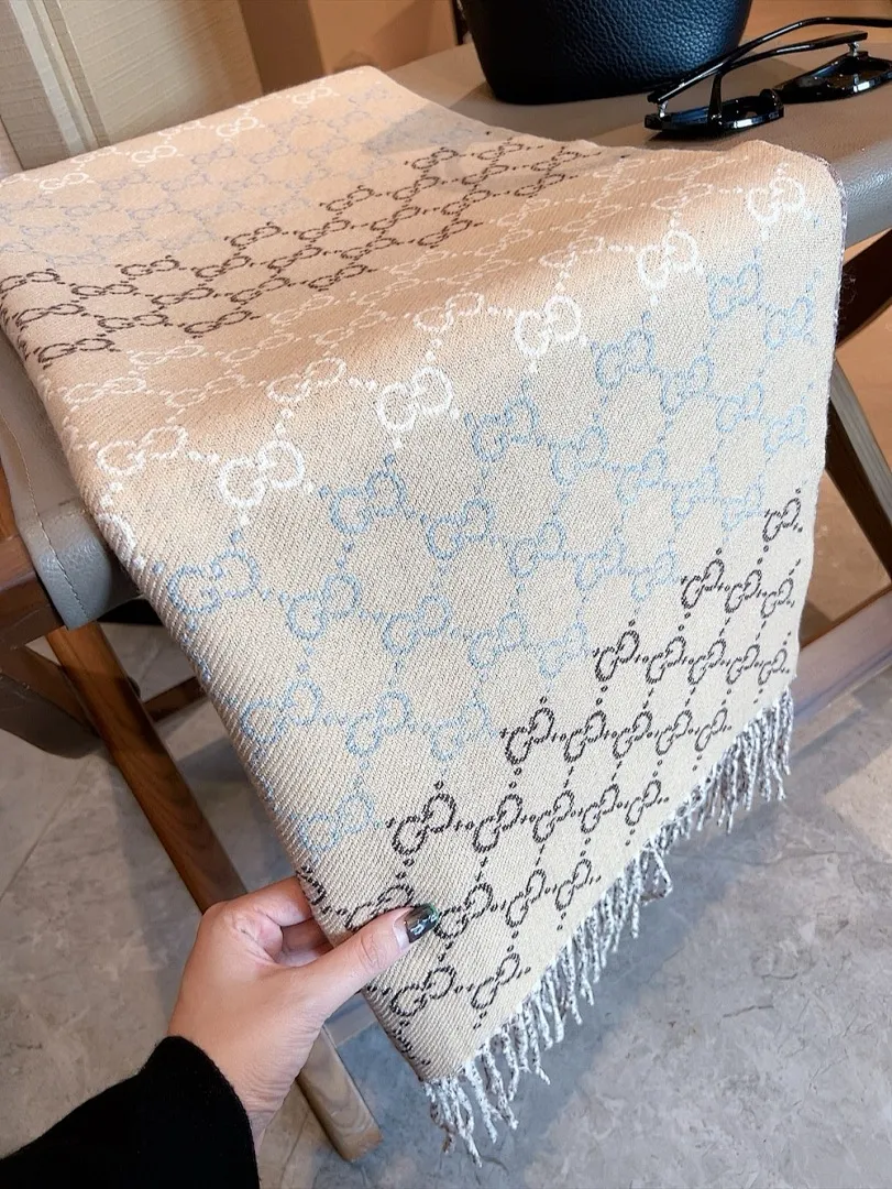 scarf 0105