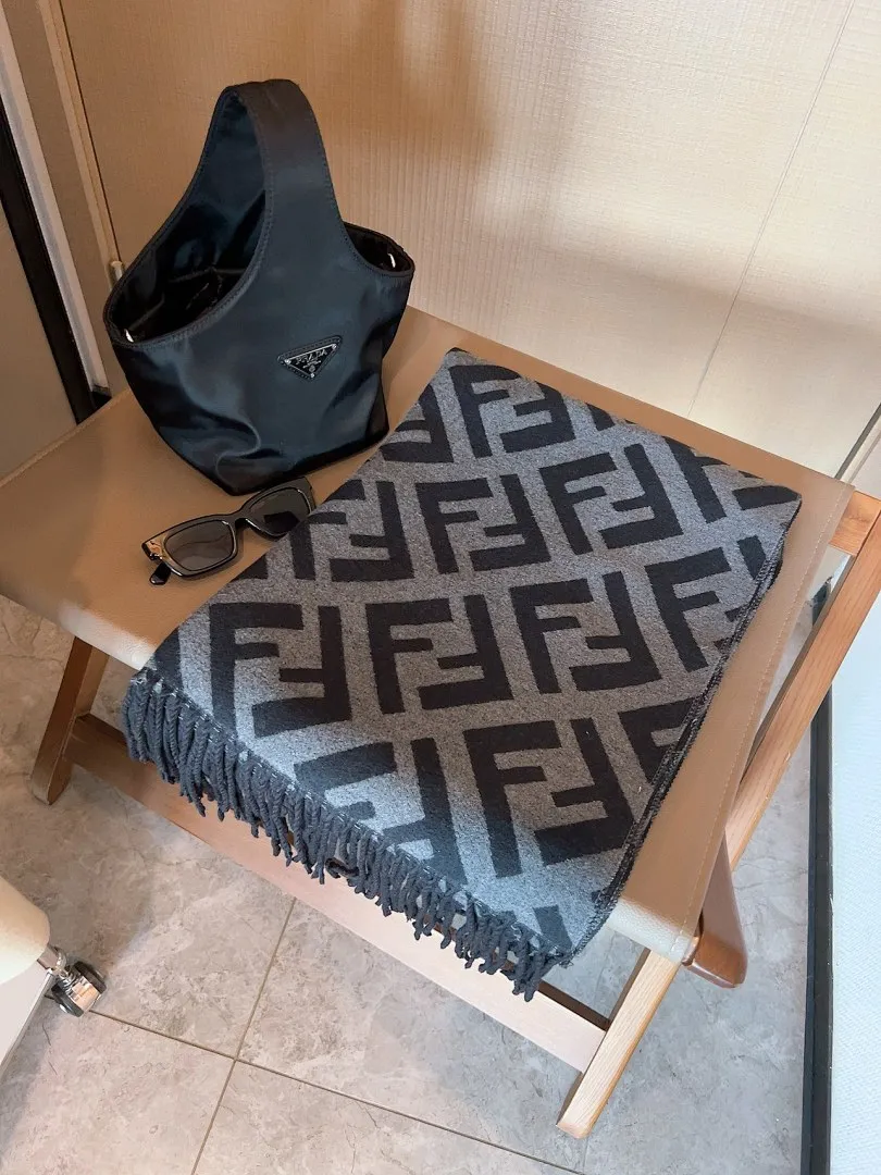 scarf 0081