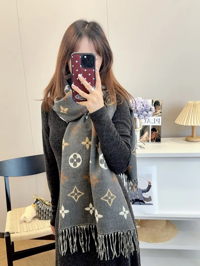 scarf 0057