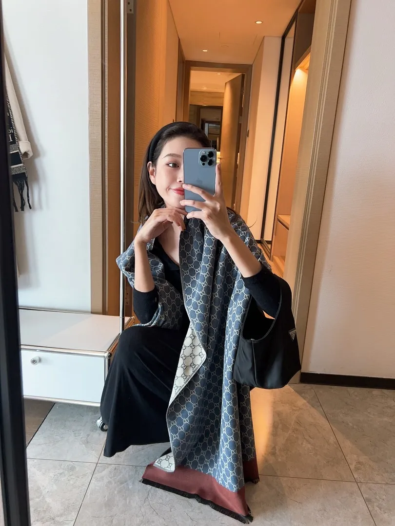 scarf 0084