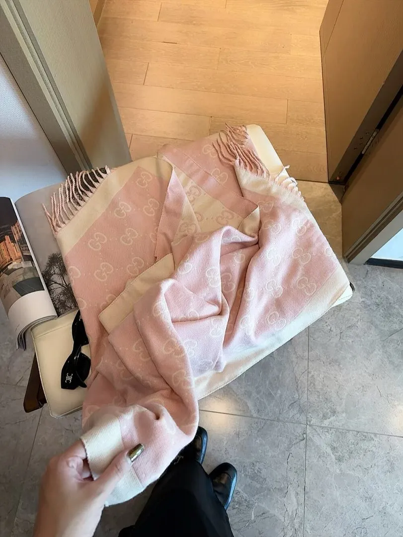 scarf 0062
