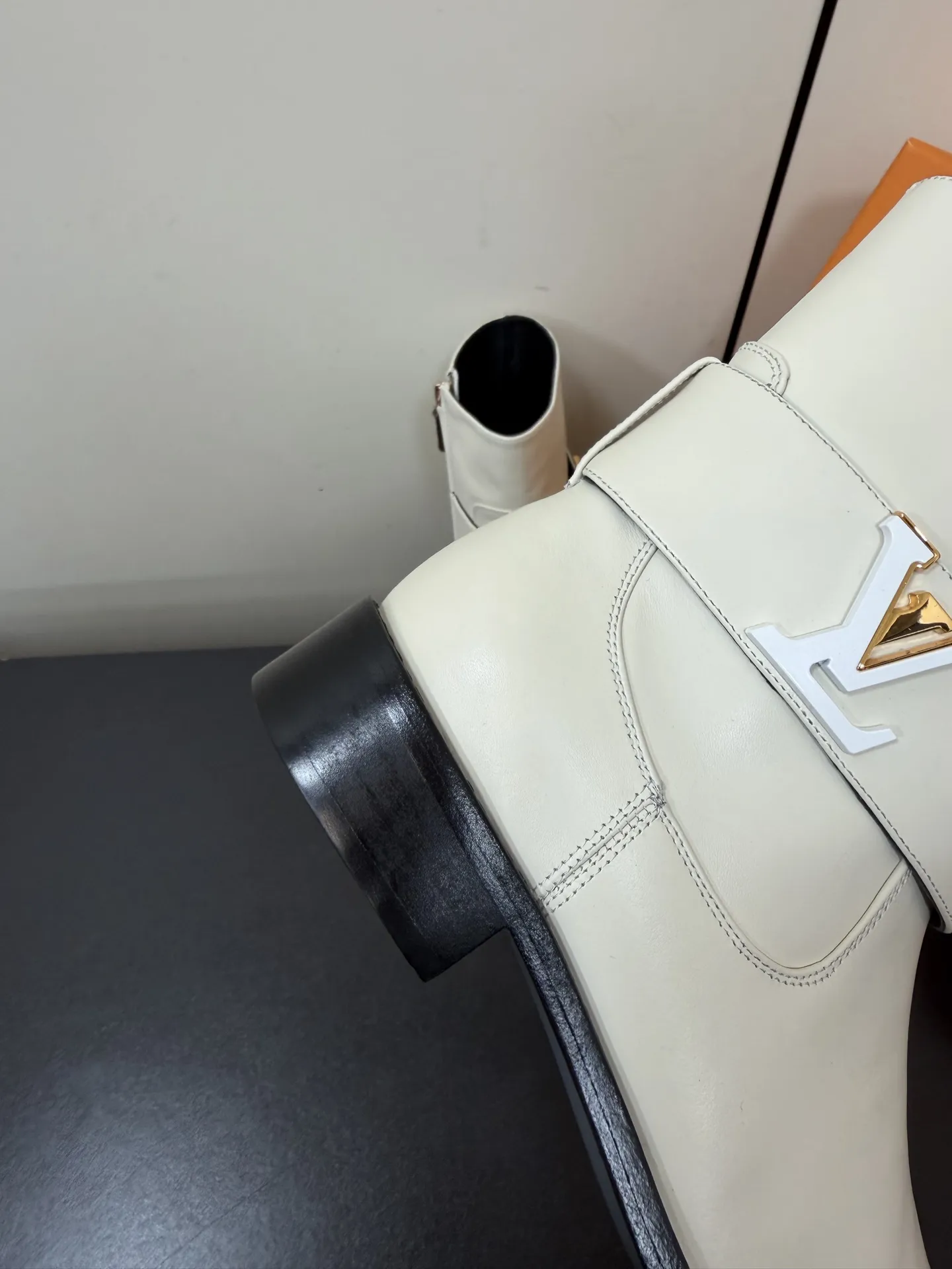 LV Boots Factory Direct Shipping Tax-Inclusive