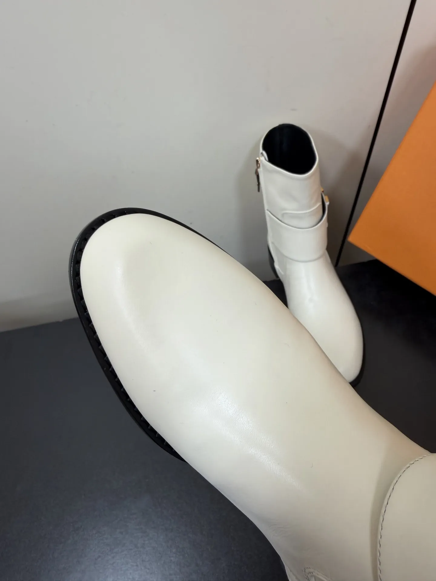 LV 25ss Boots Women Martin Style Italy