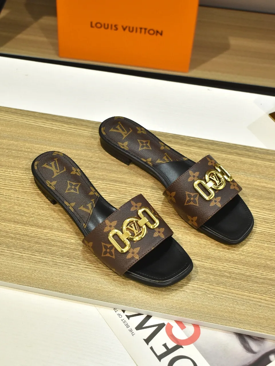LV Women Sandals Rubber Outsole Comfort Wear Italy