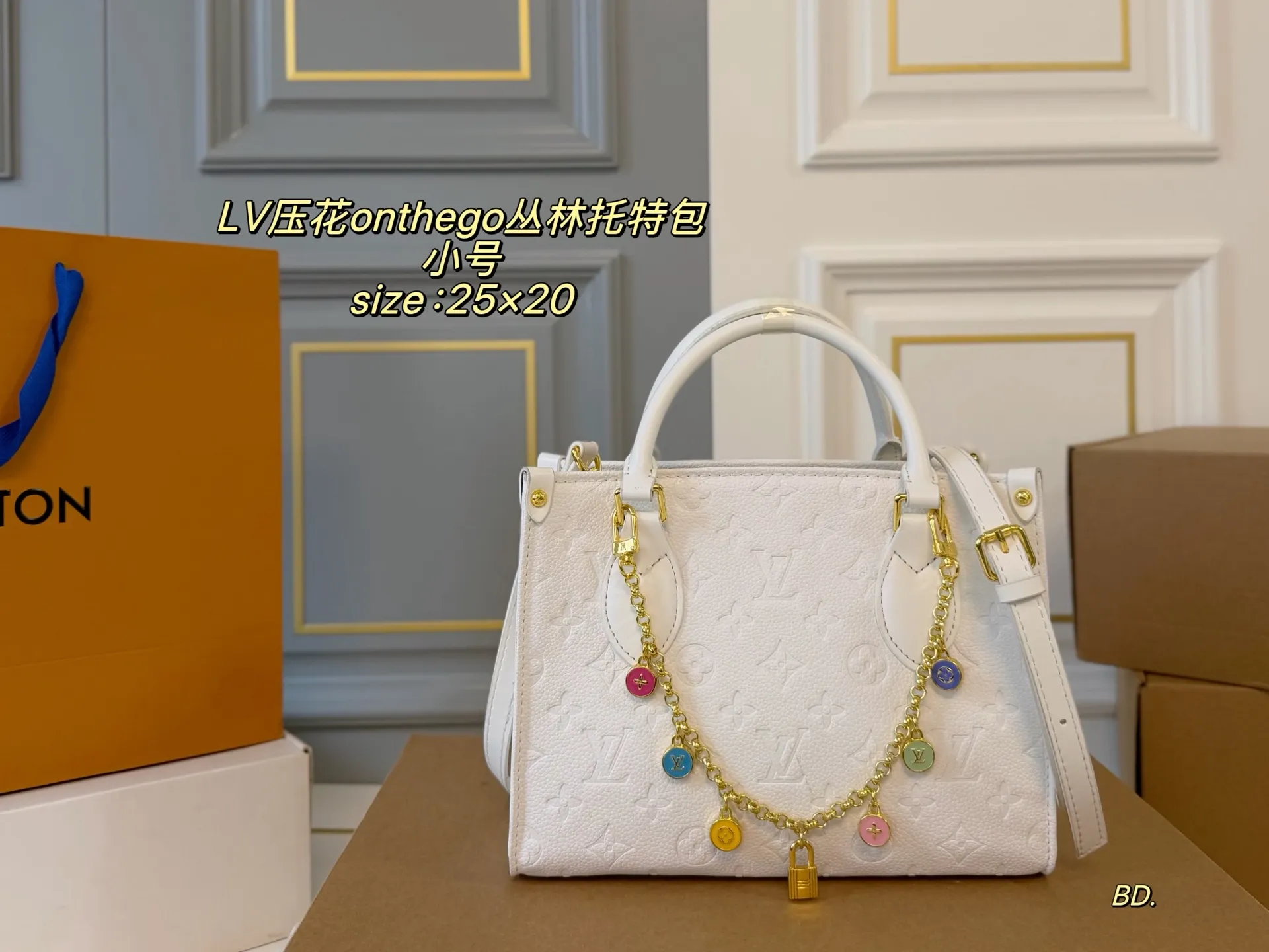 P160 小号（无盒） size：25&times;20 LV路易威登压花onthego丛林托特包💕 整体包型硬挺，材质硬朗不软塌‼️ 配有长肩带，🉑手提🉑腋下 减龄同时又增加了几分俏皮感✅