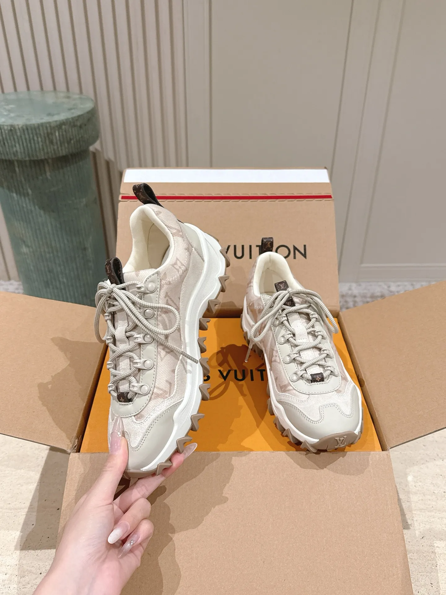 Luxury Designer Sneakers with Lambskin Lining - Genuine Leather Hiking Shoes - Durable Outdoor Fashion for Men