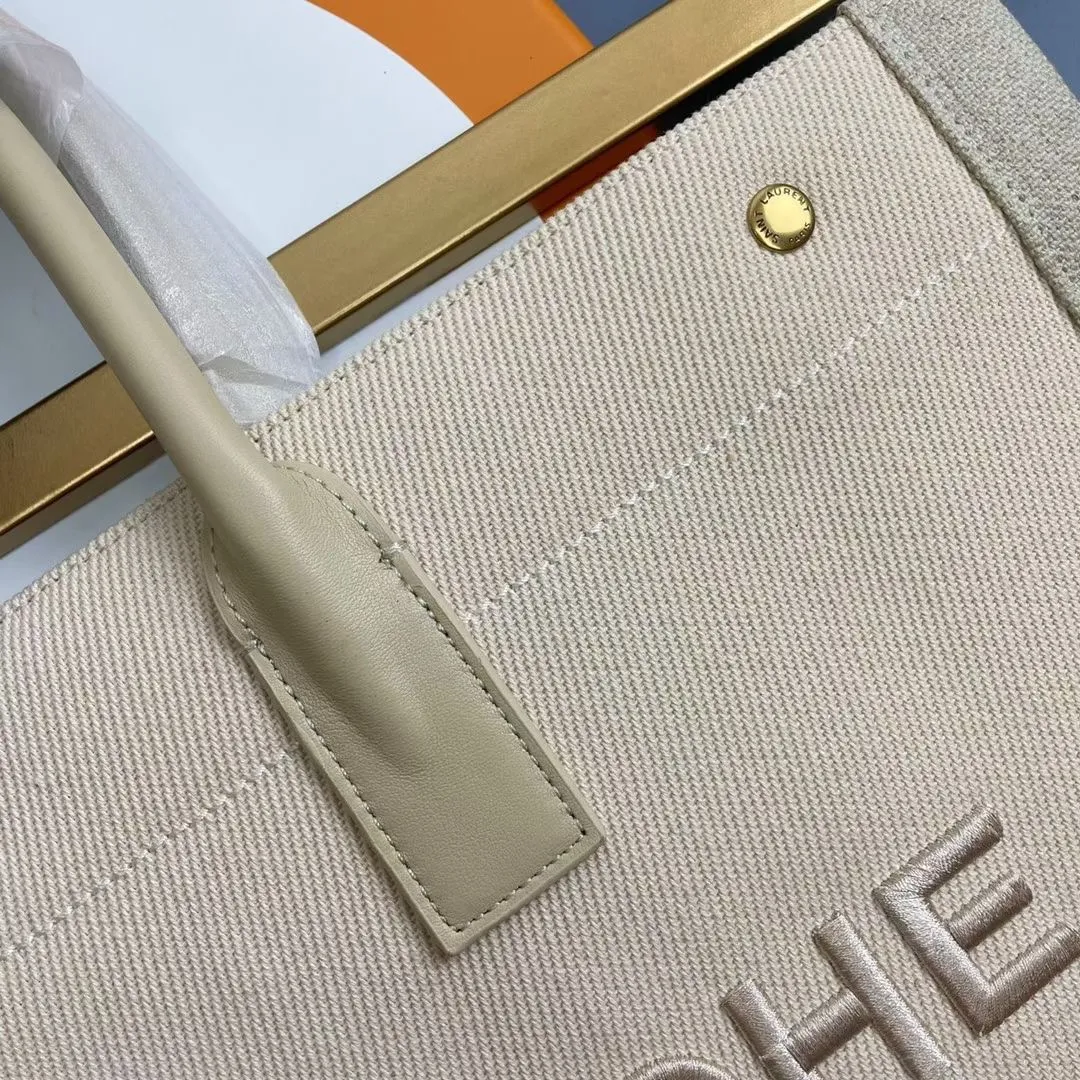 横款💰💰470_ Rive Gauche Tote Bag，左岸购物袋🛍️，从定制麻布料到五金在到丝印，每一个细节我都要求完美！zp购入开模定制，说真的，这是我遇到过最难做的一款购物袋了！托料极其复杂，经过反复试验才做到跟zp完全一样的手感！旅游出差必备时尚款！p 型号：509415.Zx 48x36x16cm：48x36x16cm