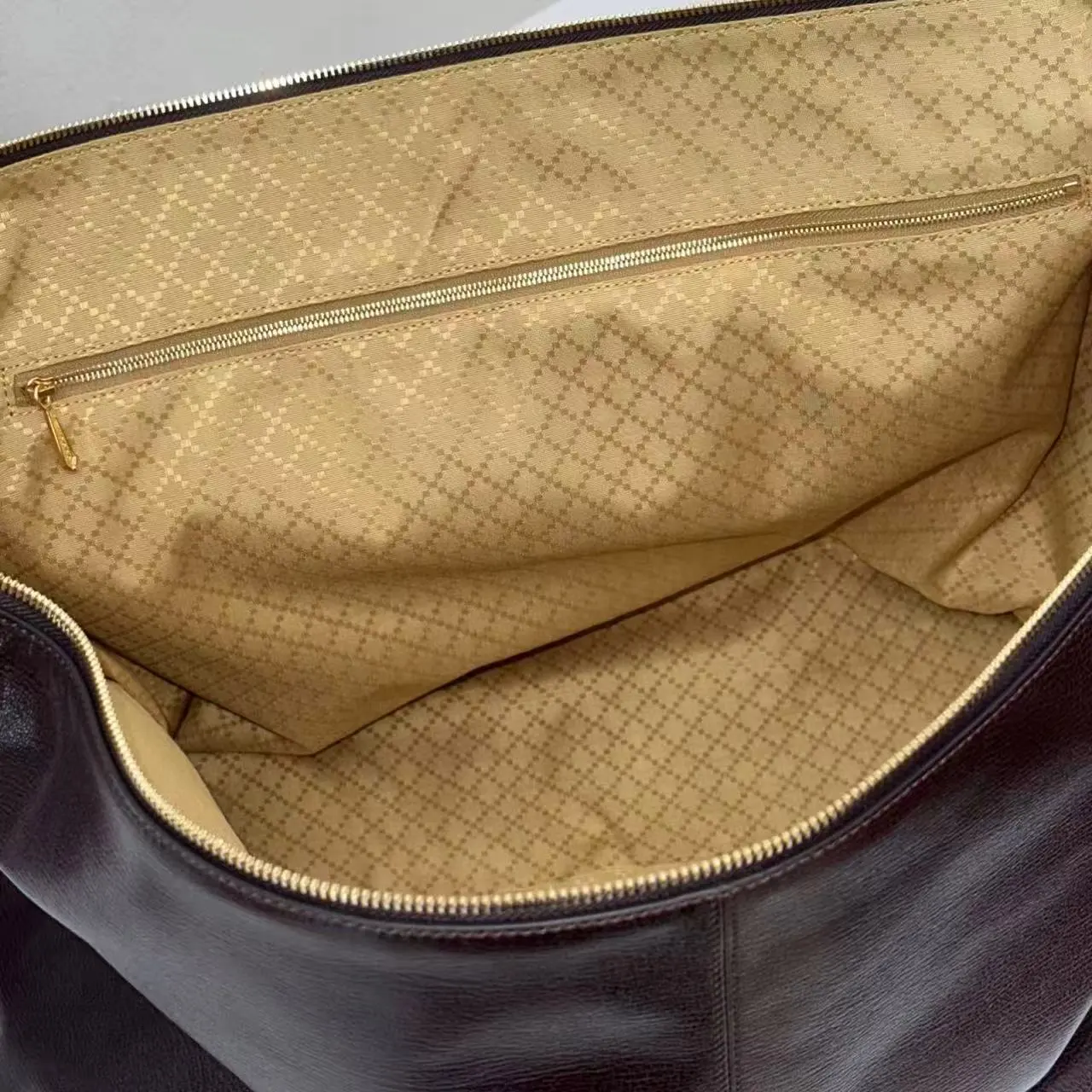[發]720。 GUCCI新款专柜品质，顶级原单货，实物实拍！款号:864485啡布，🎈🎈🎈尺寸：宽46X高29X侧宽20.5cm，🎉🎉🎉出货啦！