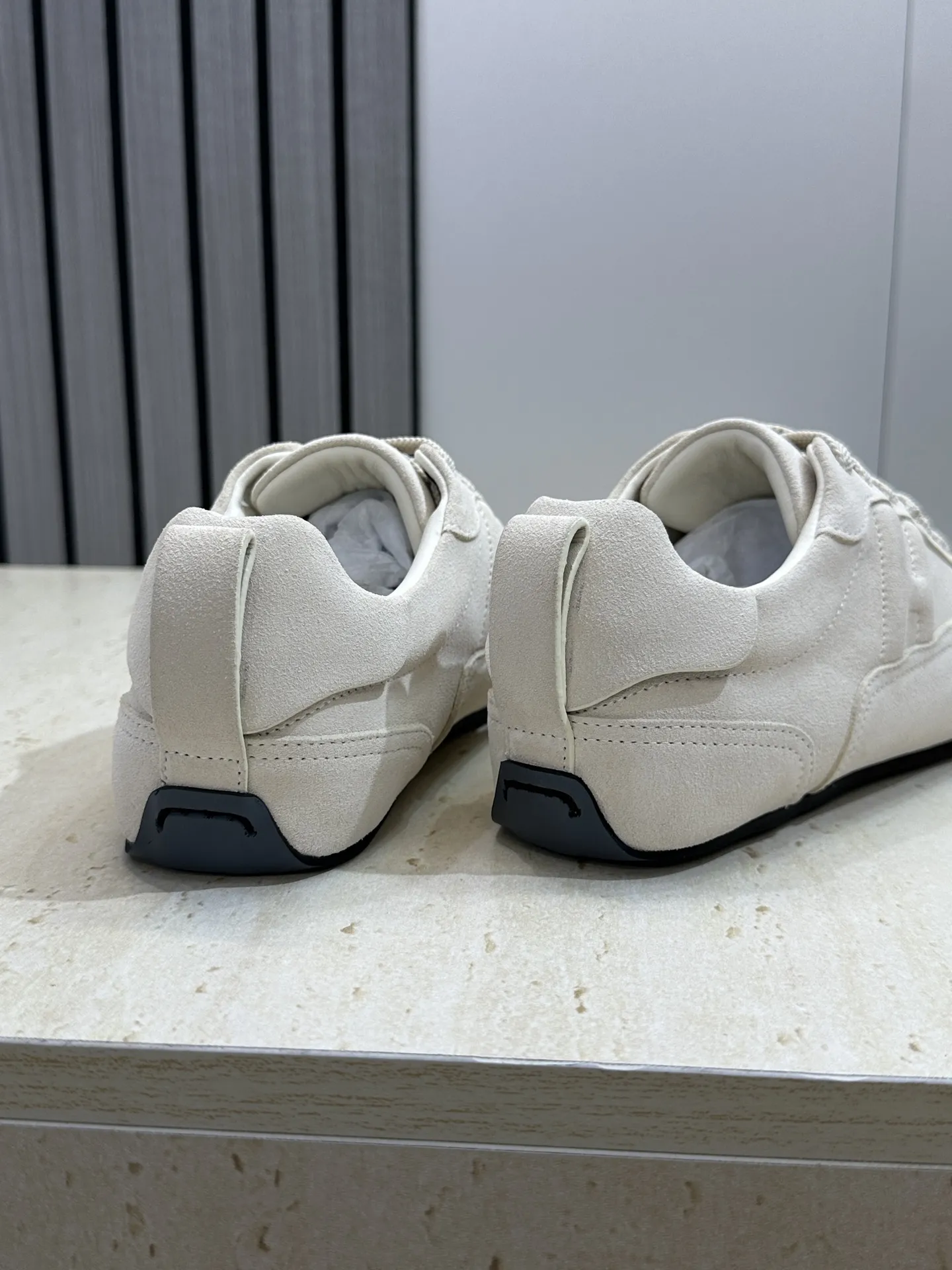 工厂价:女码P310/男码P320 爱马仕 Hermes 2026春夏情侣系列新款 Master 休闲系带百搭运动徳训鞋 H家字母logo时尚拼色平底圆头阿甘跑鞋 材质：鞋面进口羊猄皮/进口小牛皮+水染牛皮内里+原版开模Tpu大底 Size: 女码35-41(40.41定制不退换） 男码39-45(45定制不退换)