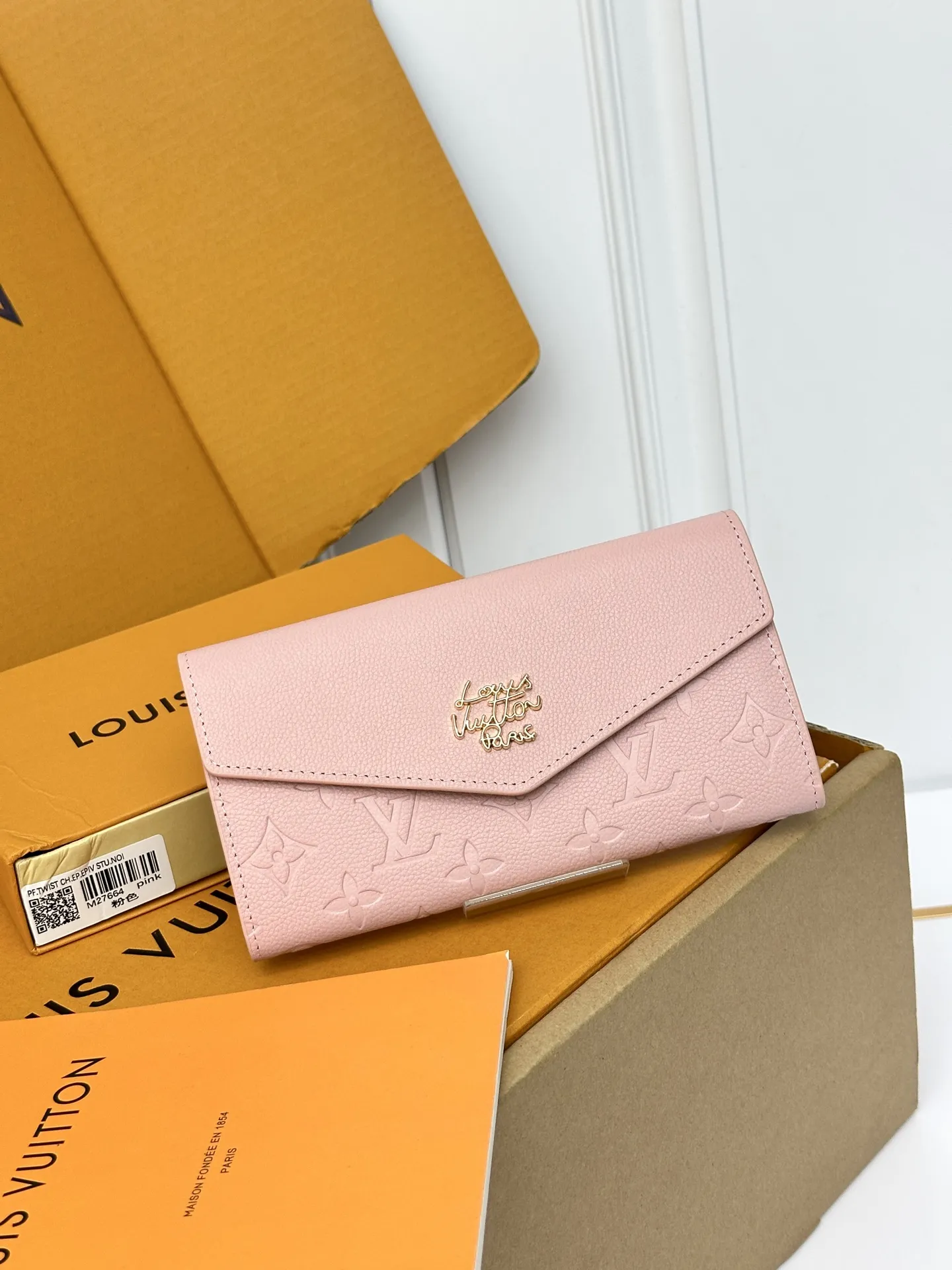 💰68 M27664粉. LOUIS VUITTON Sarah钱包，按扣开合，拉链零钱袋 2个大型加厚隔层，内置平口袋 16个卡槽 尺寸：19&times;2&times;10.5（cm）