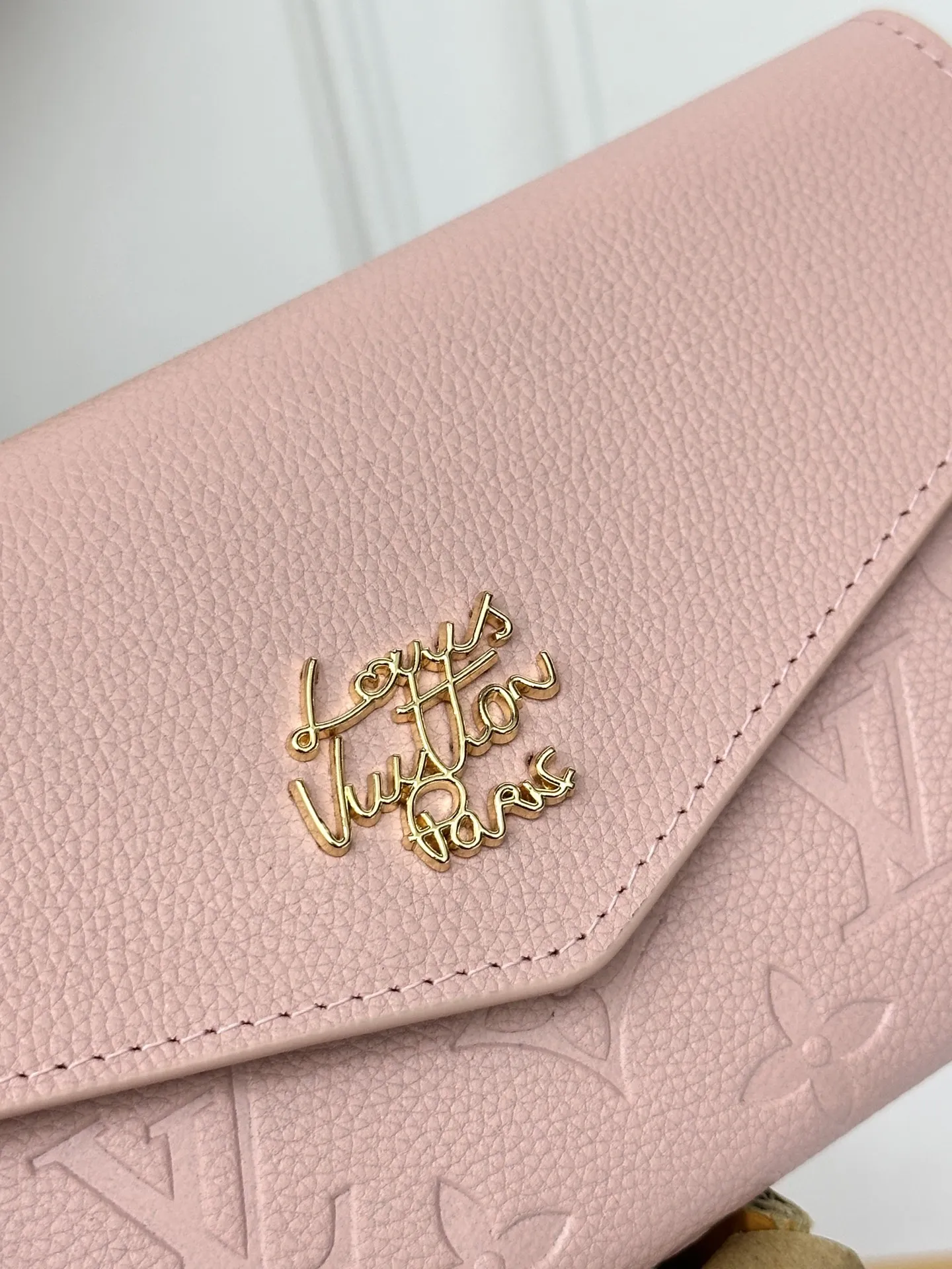 💰68 M27664粉. LOUIS VUITTON Sarah钱包,按扣开合,拉链零钱袋 2个大型加厚隔层,内置平口袋 16个卡槽 尺寸:19×2×10.5(cm)