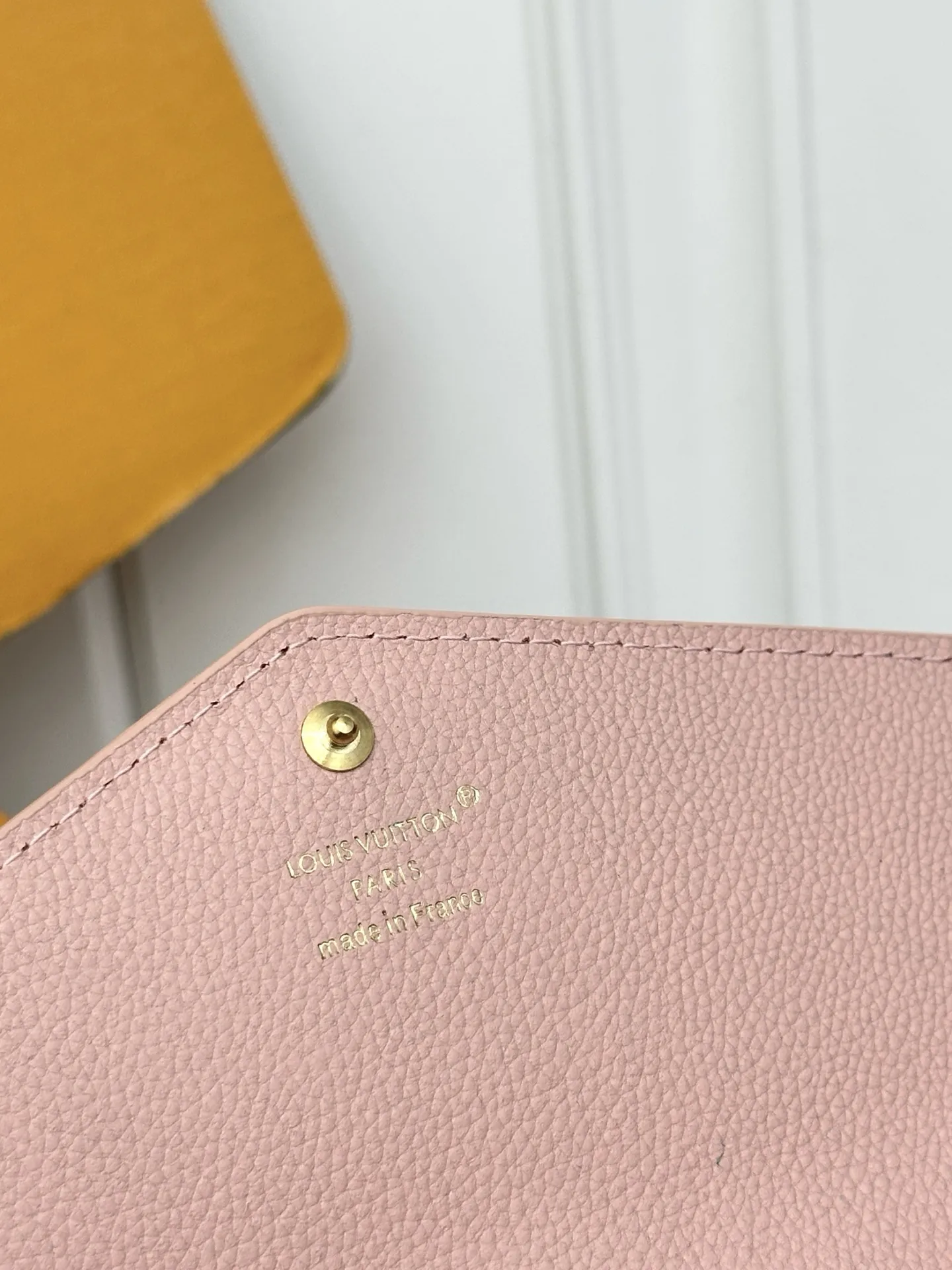💰68 M27664粉. LOUIS VUITTON Sarah钱包，按扣开合，拉链零钱袋 2个大型加厚隔层，内置平口袋 16个卡槽 尺寸：19&times;2&times;10.5（cm）